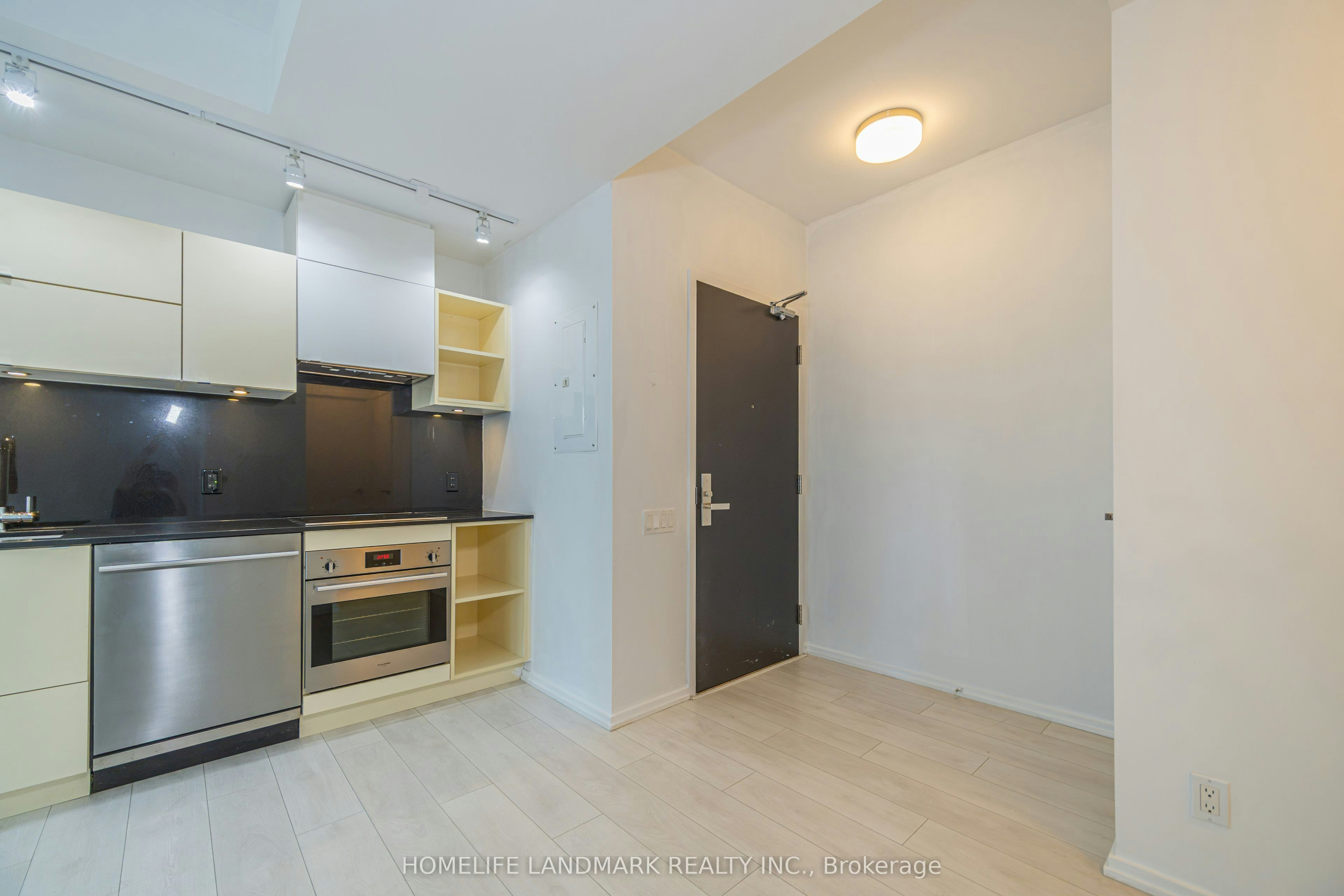 1512-125 Peter Street, Toronto, ON, M5V 0M2 - 2
