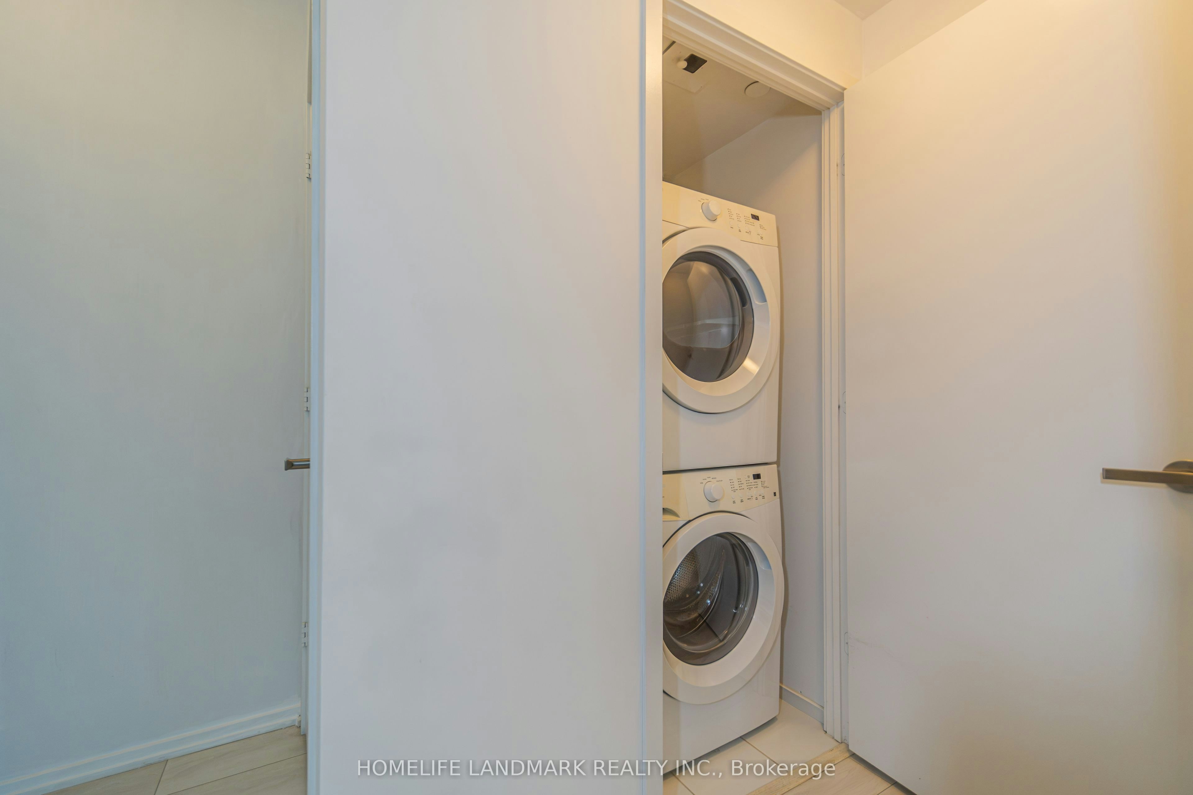 1512-125 Peter Street, Toronto, ON, M5V 0M2 - 9