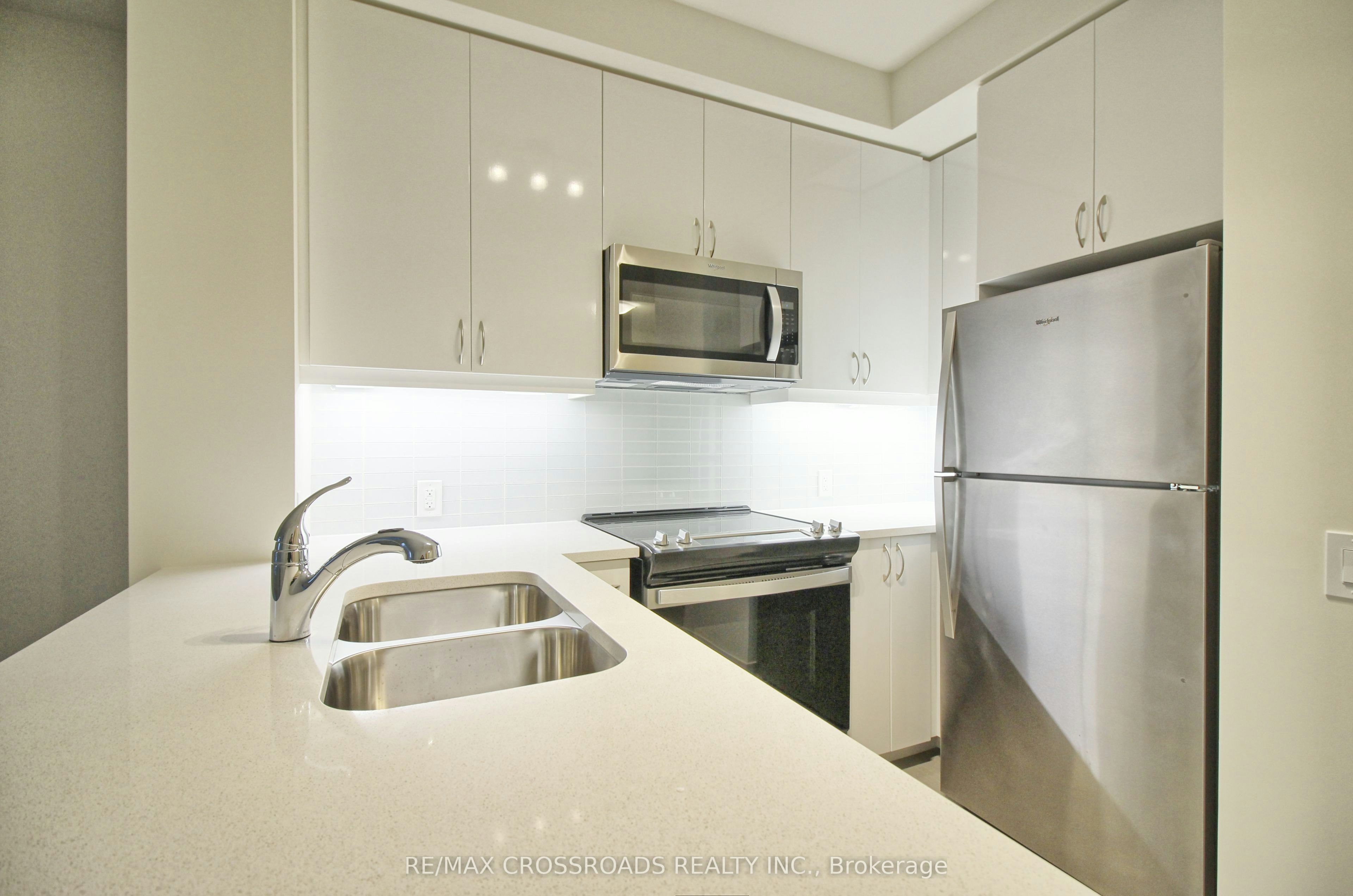 703-4955 Yonge Street, Toronto, ON, M2N 0L8 - 4