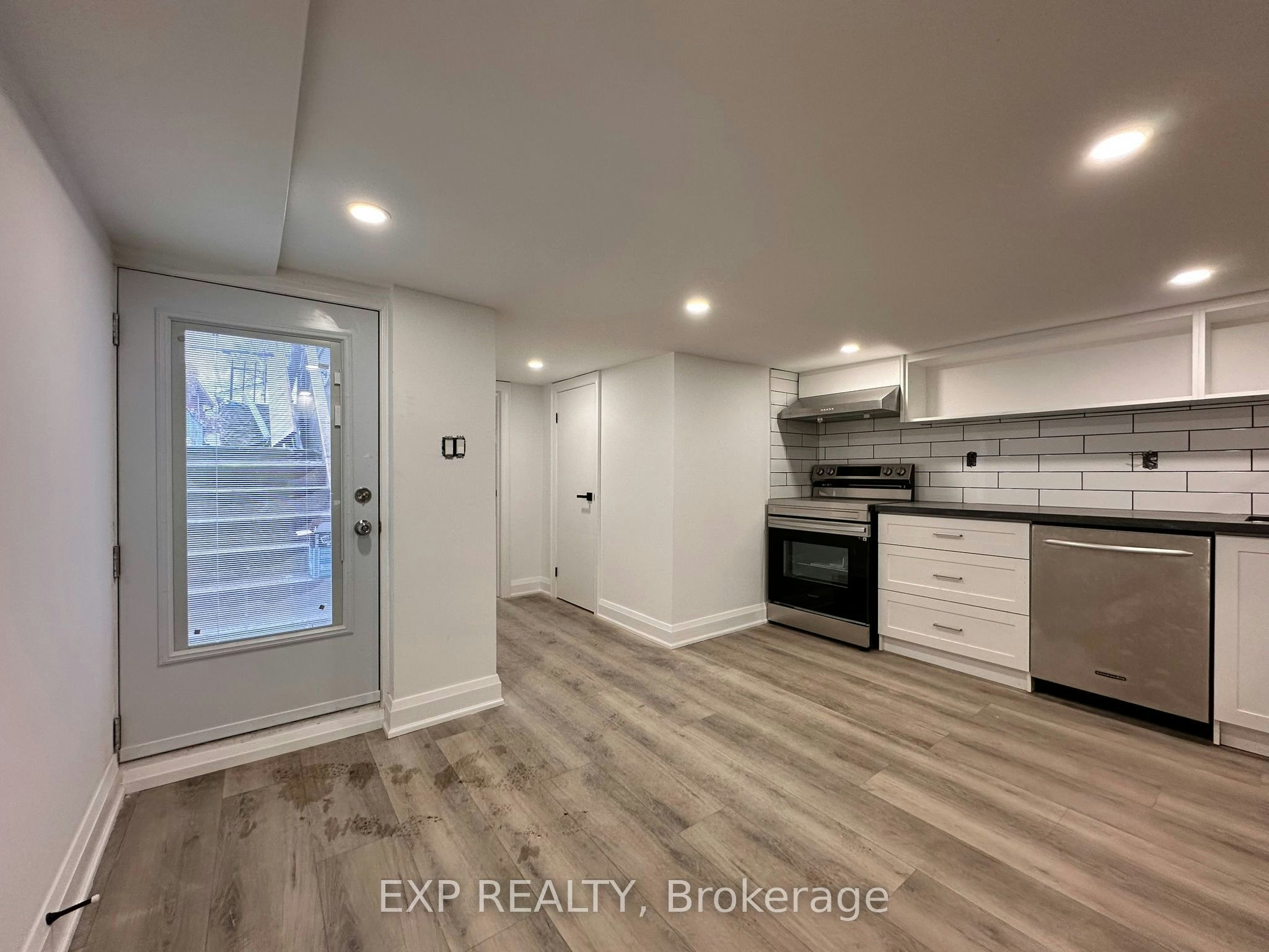 Lower-143 Gladstone Avenue, Toronto, ON, M6J 3L1 - 3