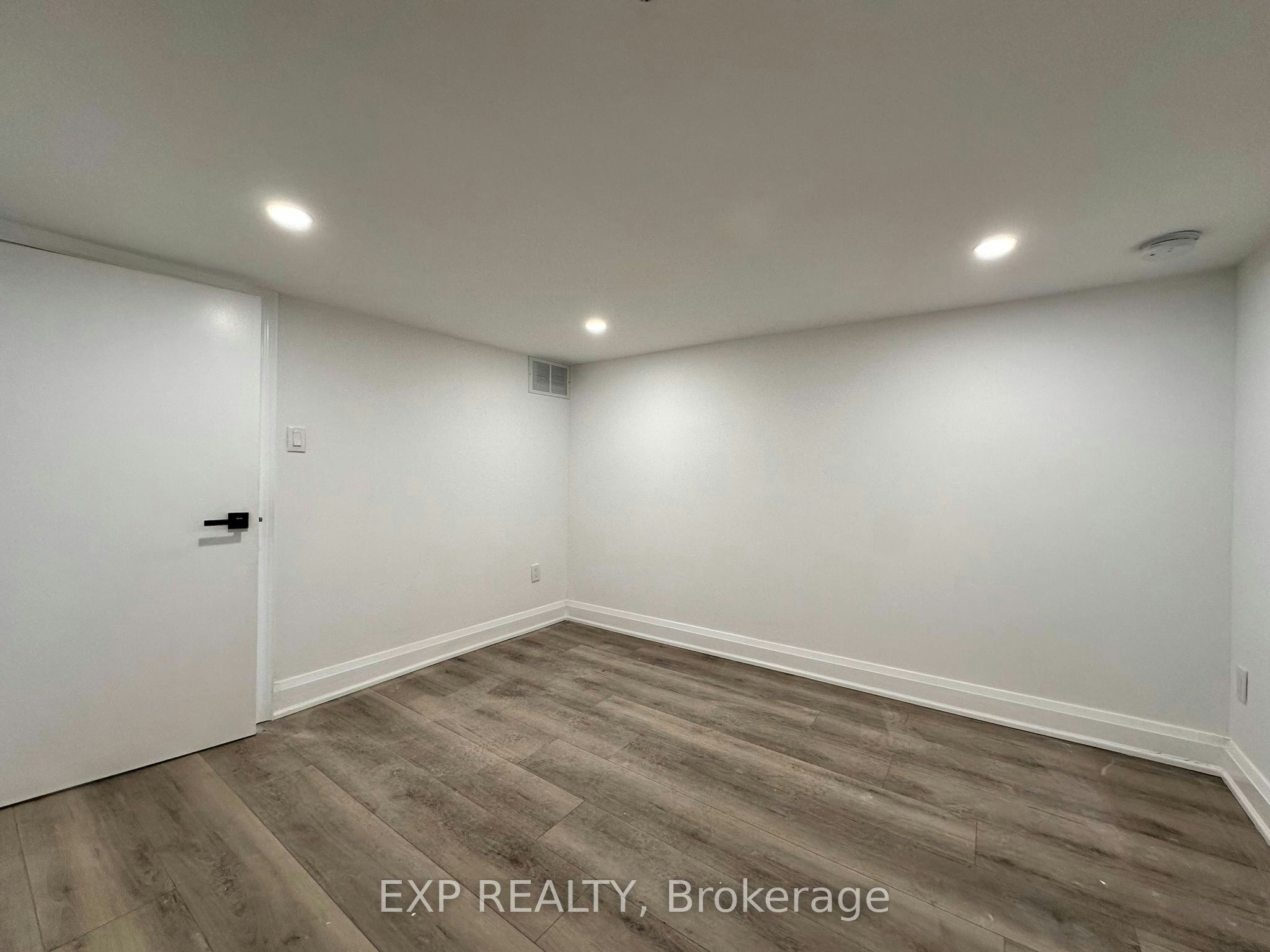 Lower-143 Gladstone Avenue, Toronto, ON, M6J 3L1 - 14
