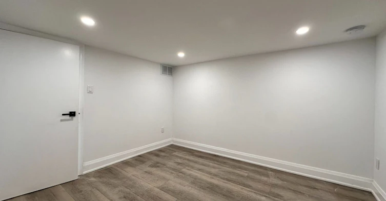 Lower-143 Gladstone Avenue, Toronto, ON, M6J 3L1 - 14
