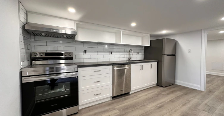 Lower-143 Gladstone Avenue, Toronto, ON, M6J 3L1