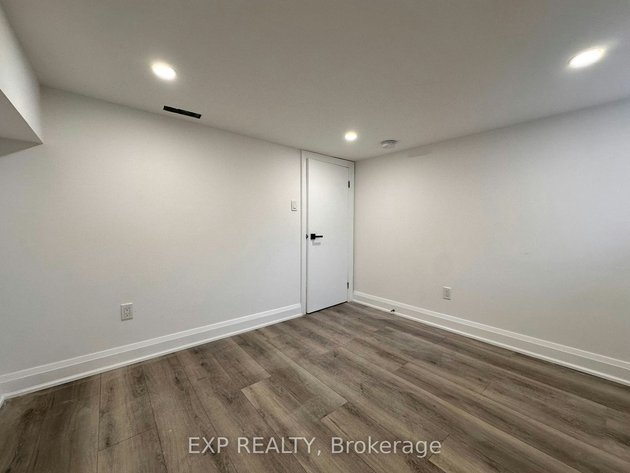 Lower-143 Gladstone Avenue, Toronto, ON, M6J 3L1 - 9