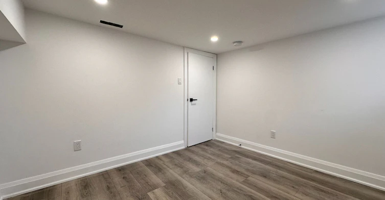 Lower-143 Gladstone Avenue, Toronto, ON, M6J 3L1 - 9
