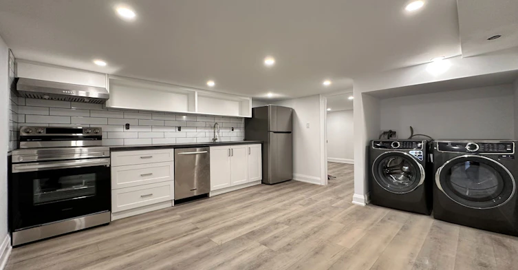 Lower-143 Gladstone Avenue, Toronto, ON, M6J 3L1 - 2