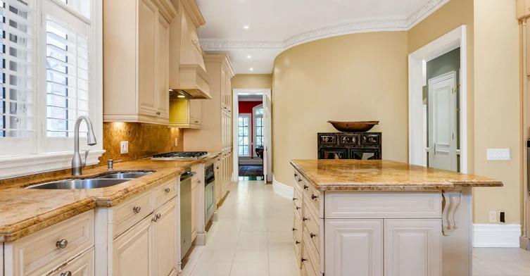 45 Mathersfield Drive, Toronto, ON, M4W 3W4 - 7