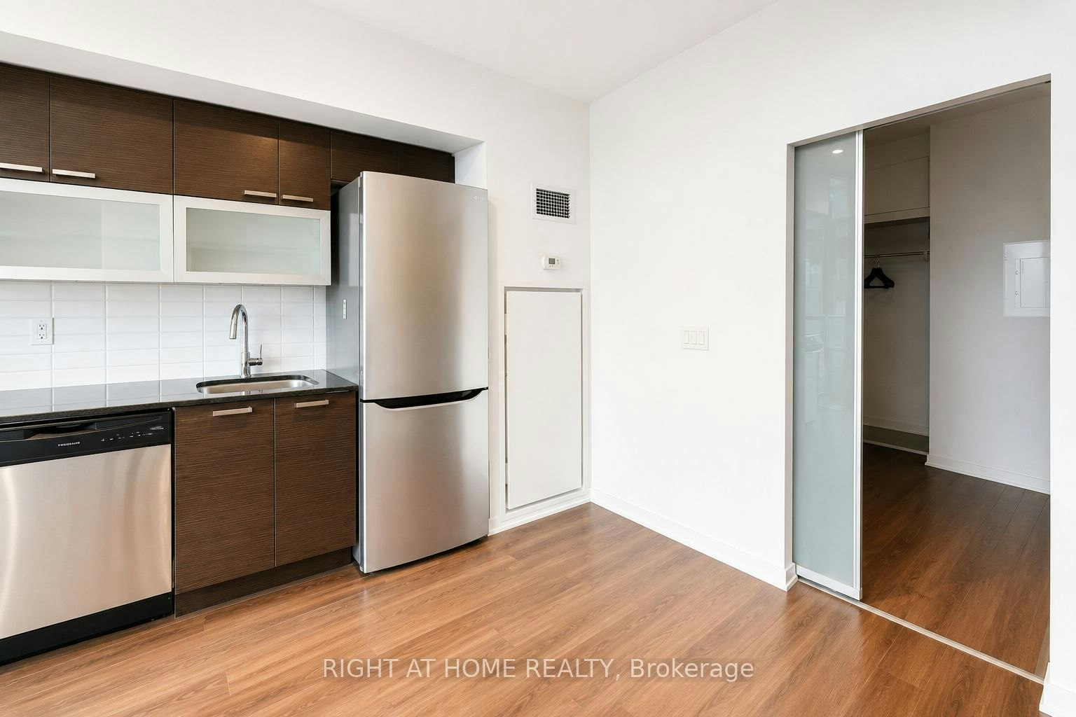 827E-36 Lisgar Street, Toronto, ON, M6J 0C7 - 3
