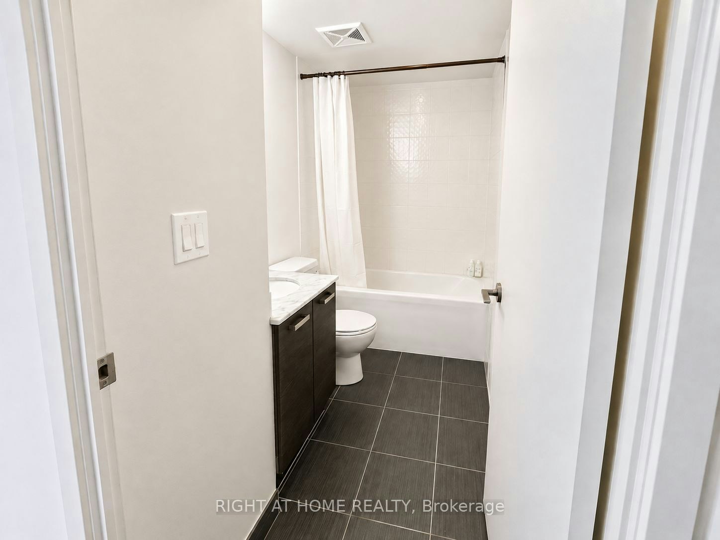 827E-36 Lisgar Street, Toronto, ON, M6J 0C7 - 7