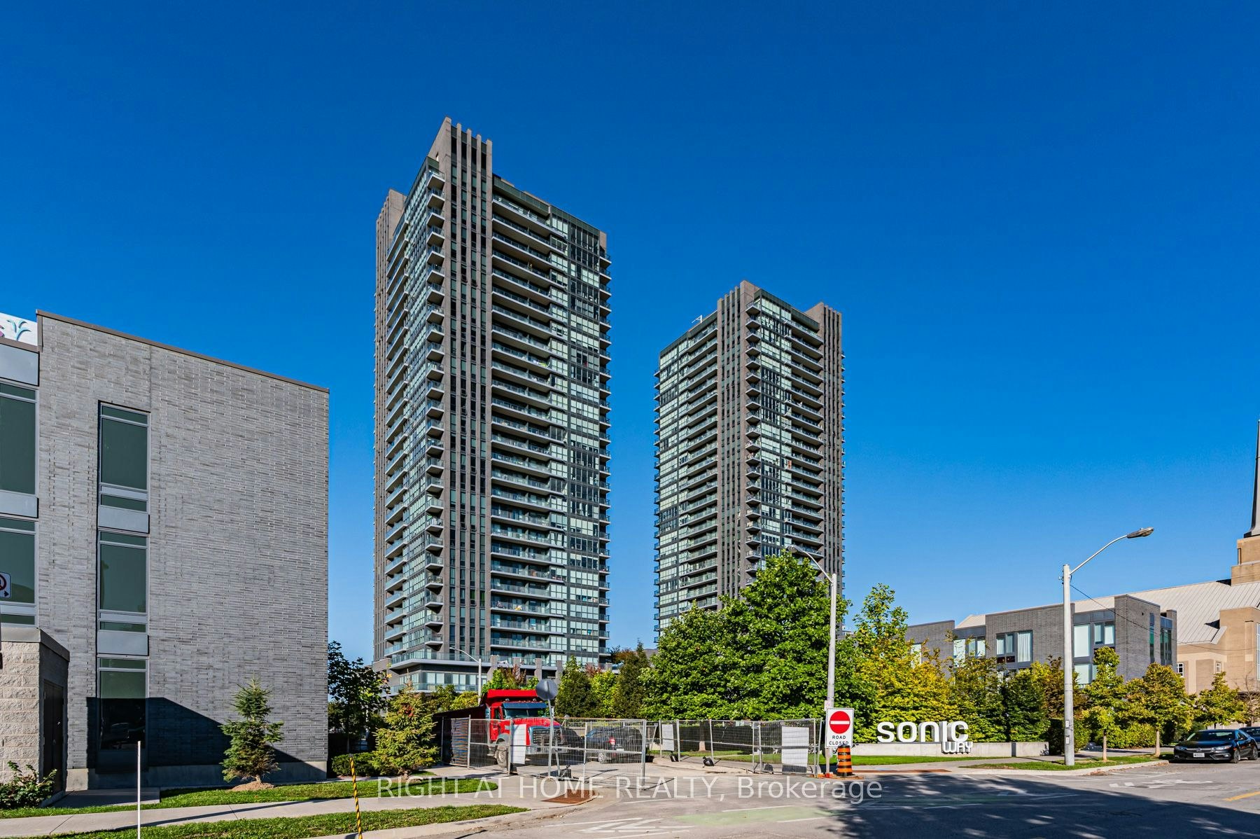1405-6 Sonic Way, Toronto, ON, M3C 0P1