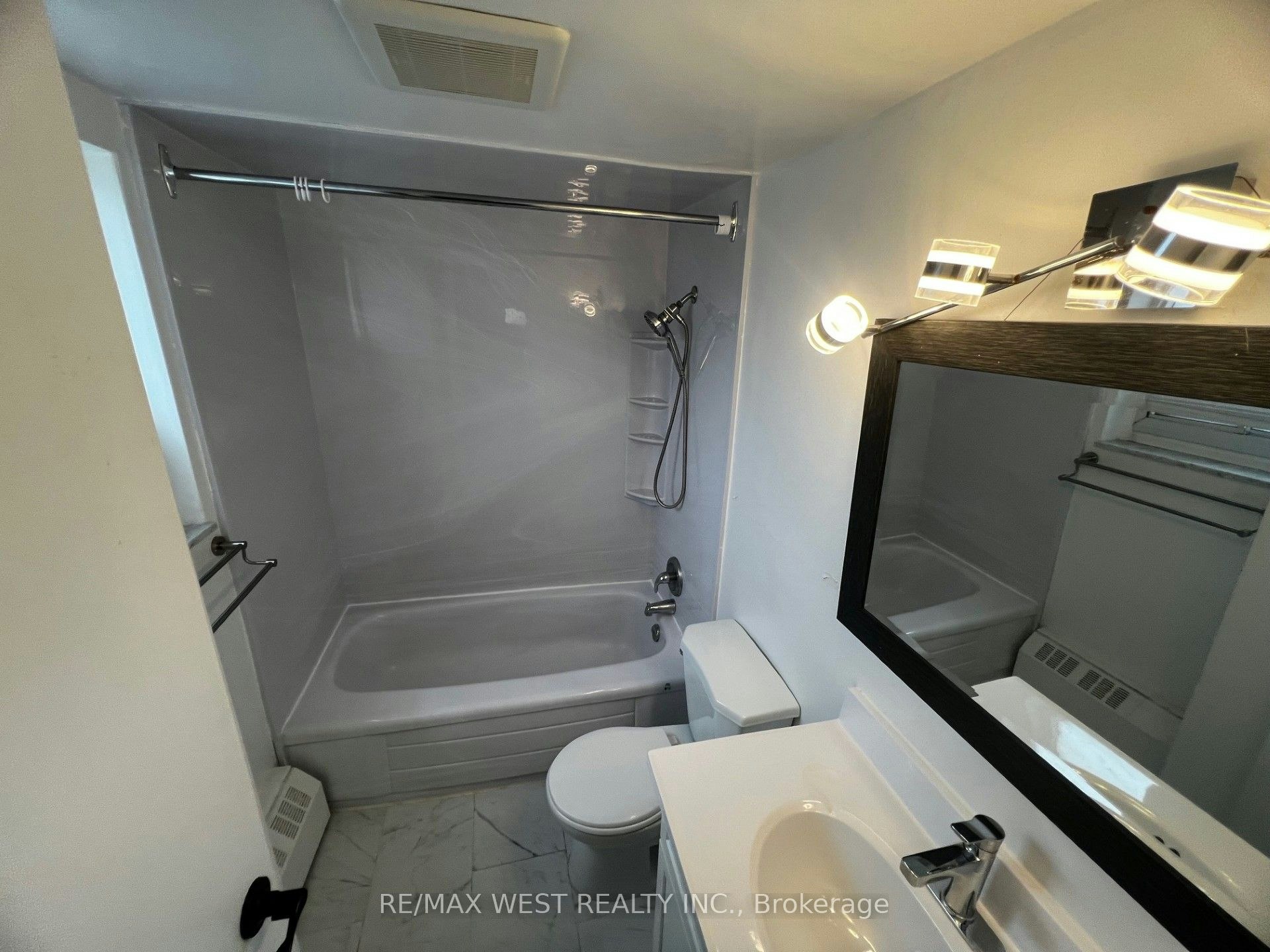 202-130 Neptune Drive, Toronto, ON, M6A 1X5 - 15