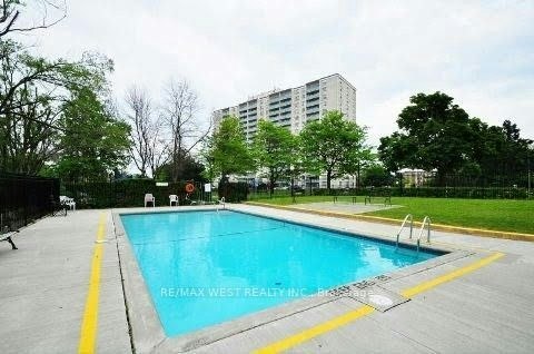 202-130 Neptune Drive, Toronto, ON, M6A 1X5 - 24