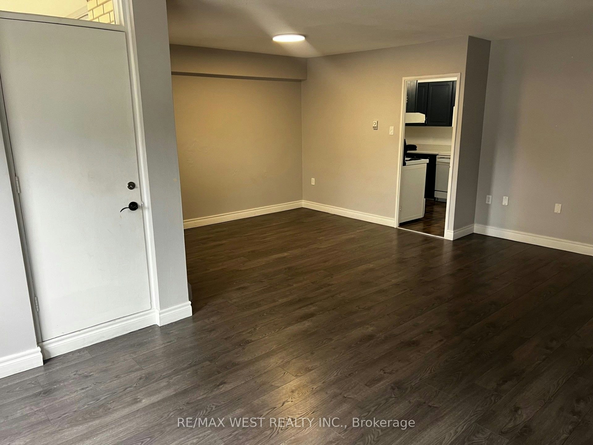 202-130 Neptune Drive, Toronto, ON, M6A 1X5 - 11