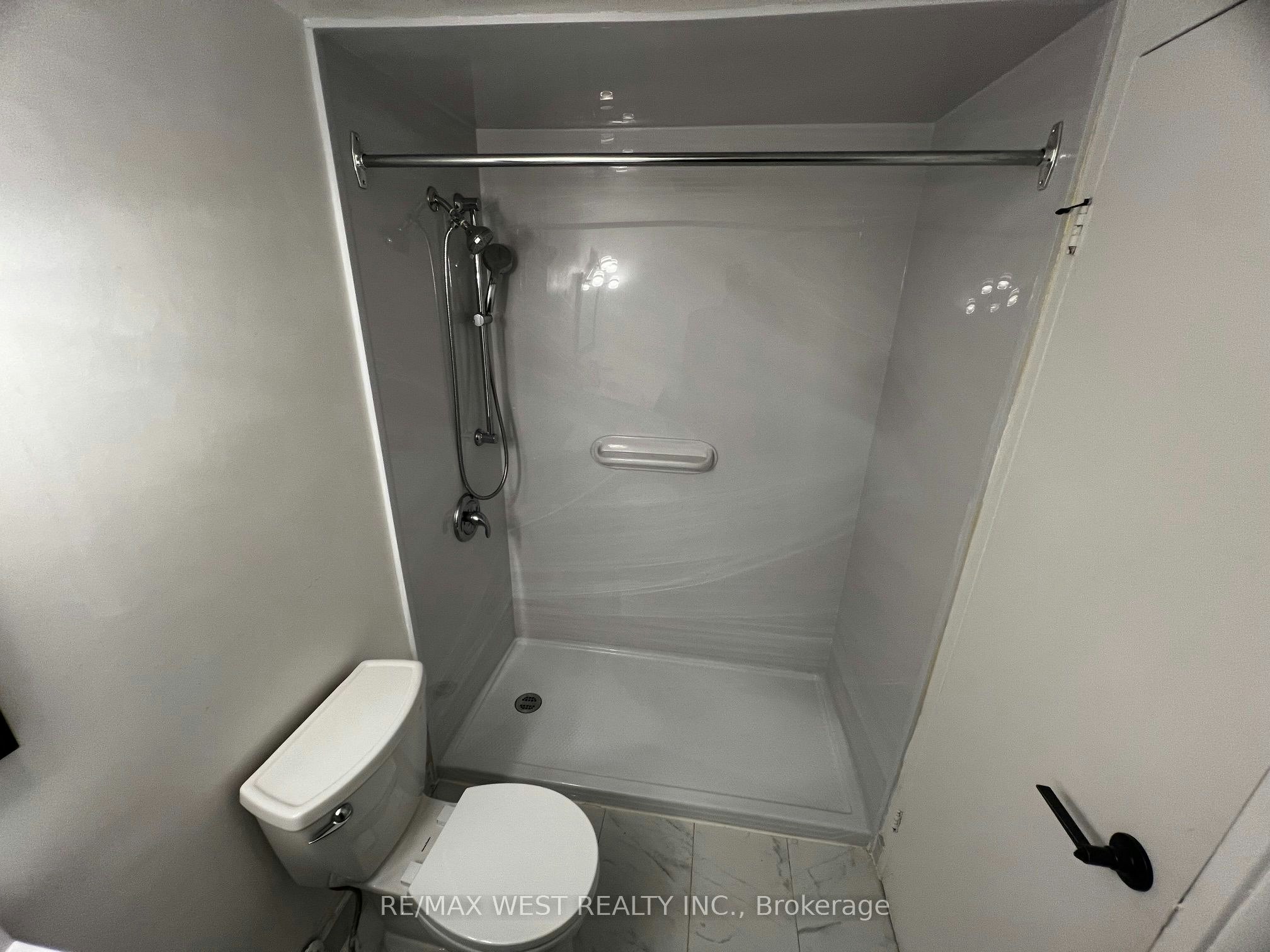202-130 Neptune Drive, Toronto, ON, M6A 1X5 - 22