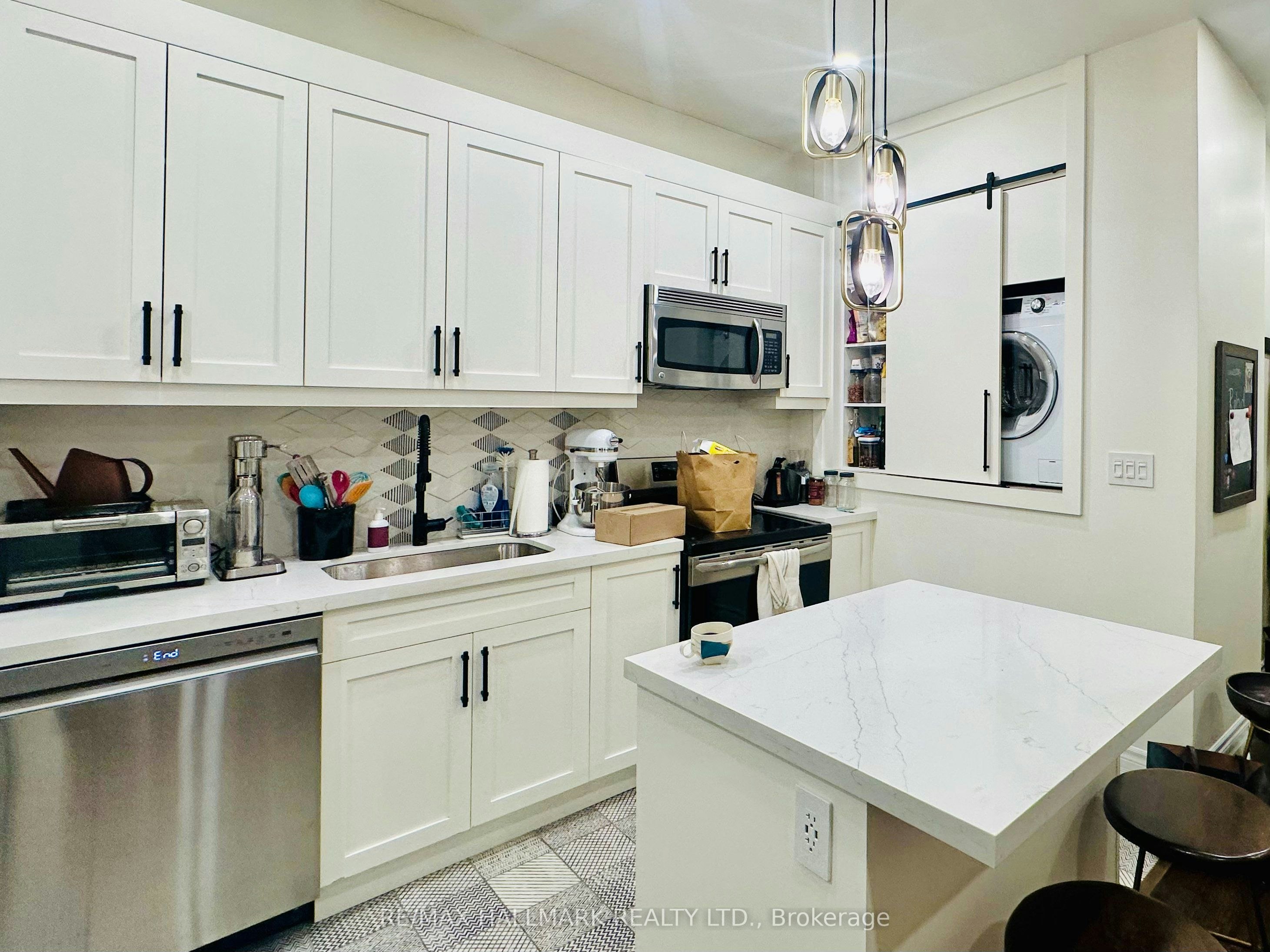 2-7 Bernard Avenue, Toronto, ON, M5R 1R3 - 7