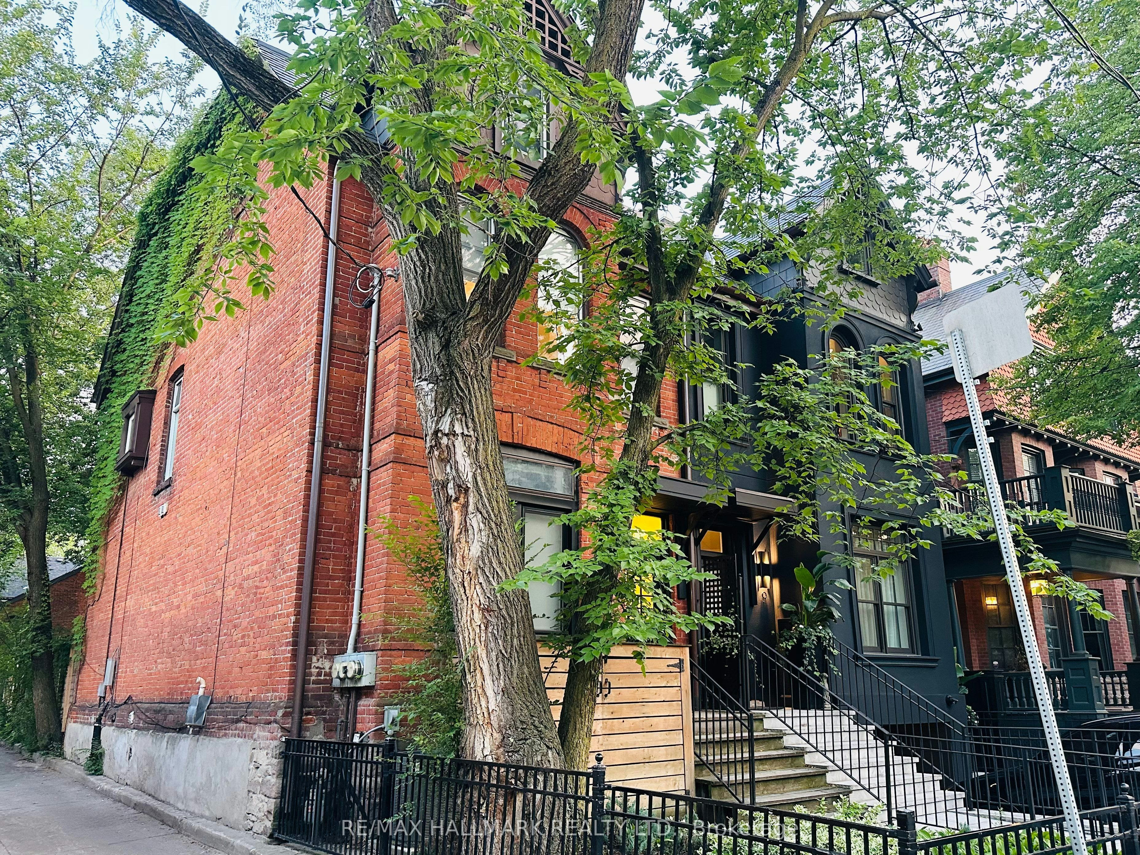 2-7 Bernard Avenue, Toronto, ON, M5R 1R3 - 2
