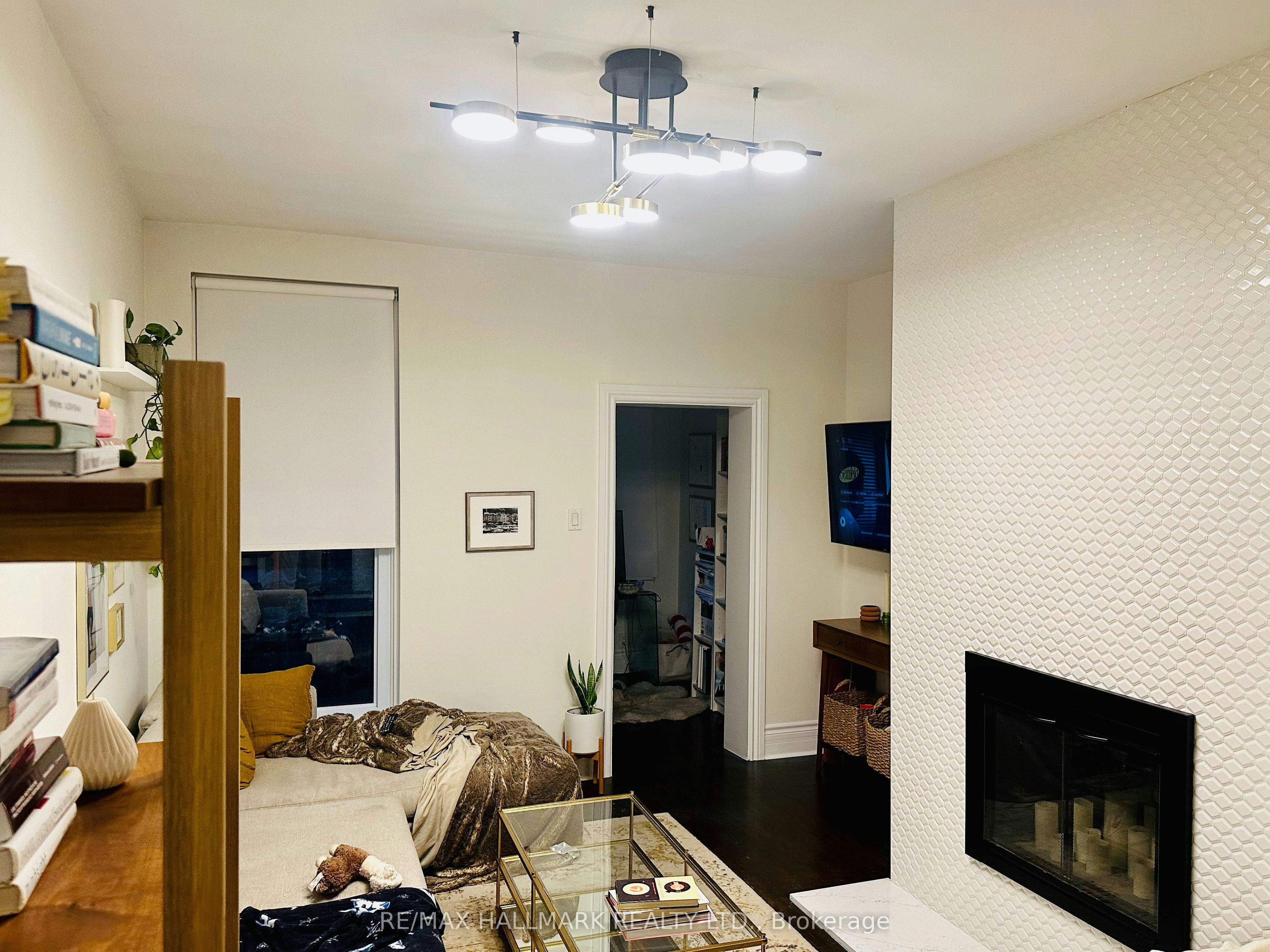 2-7 Bernard Avenue, Toronto, ON, M5R 1R3 - 8