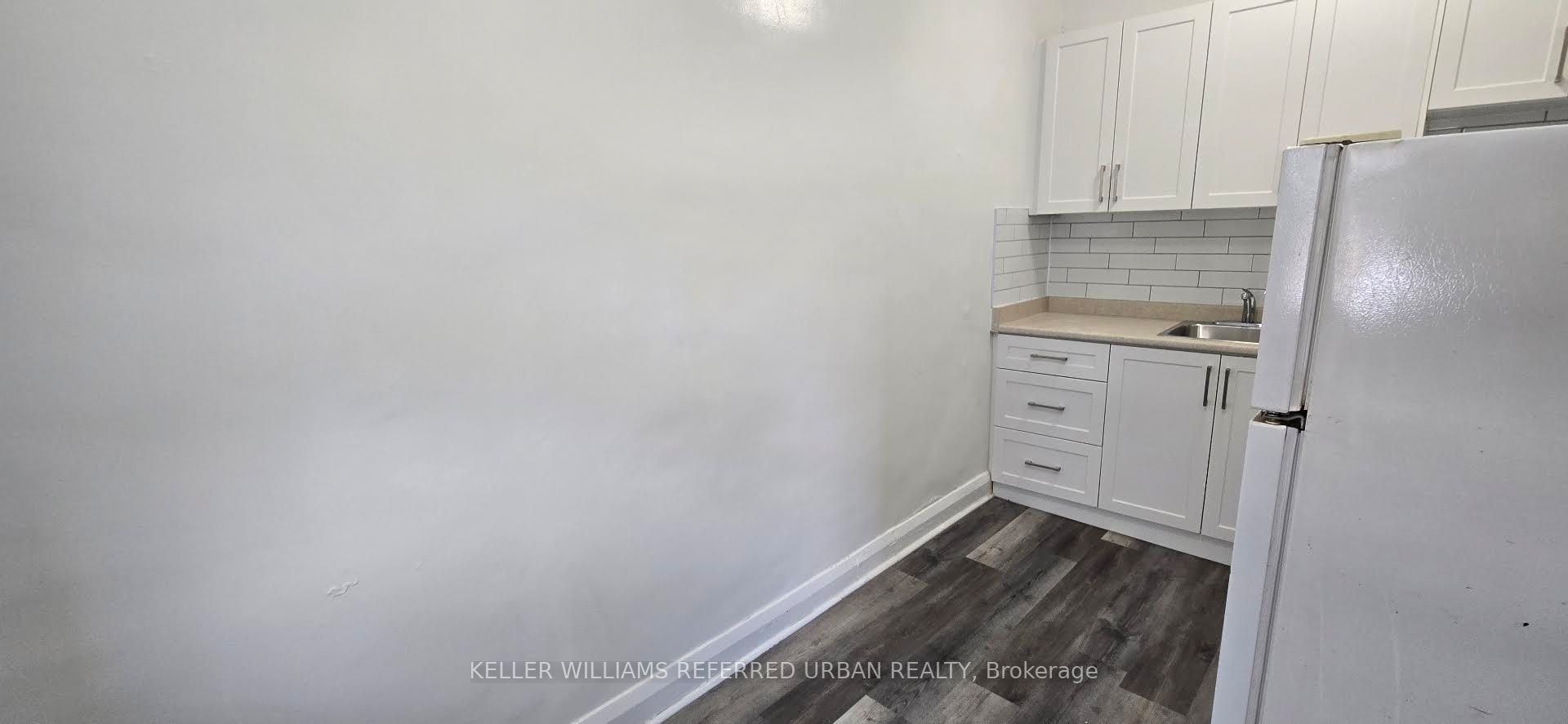 2-137 Eglinton Avenue W, Toronto, ON, M4R 1A5 - 4