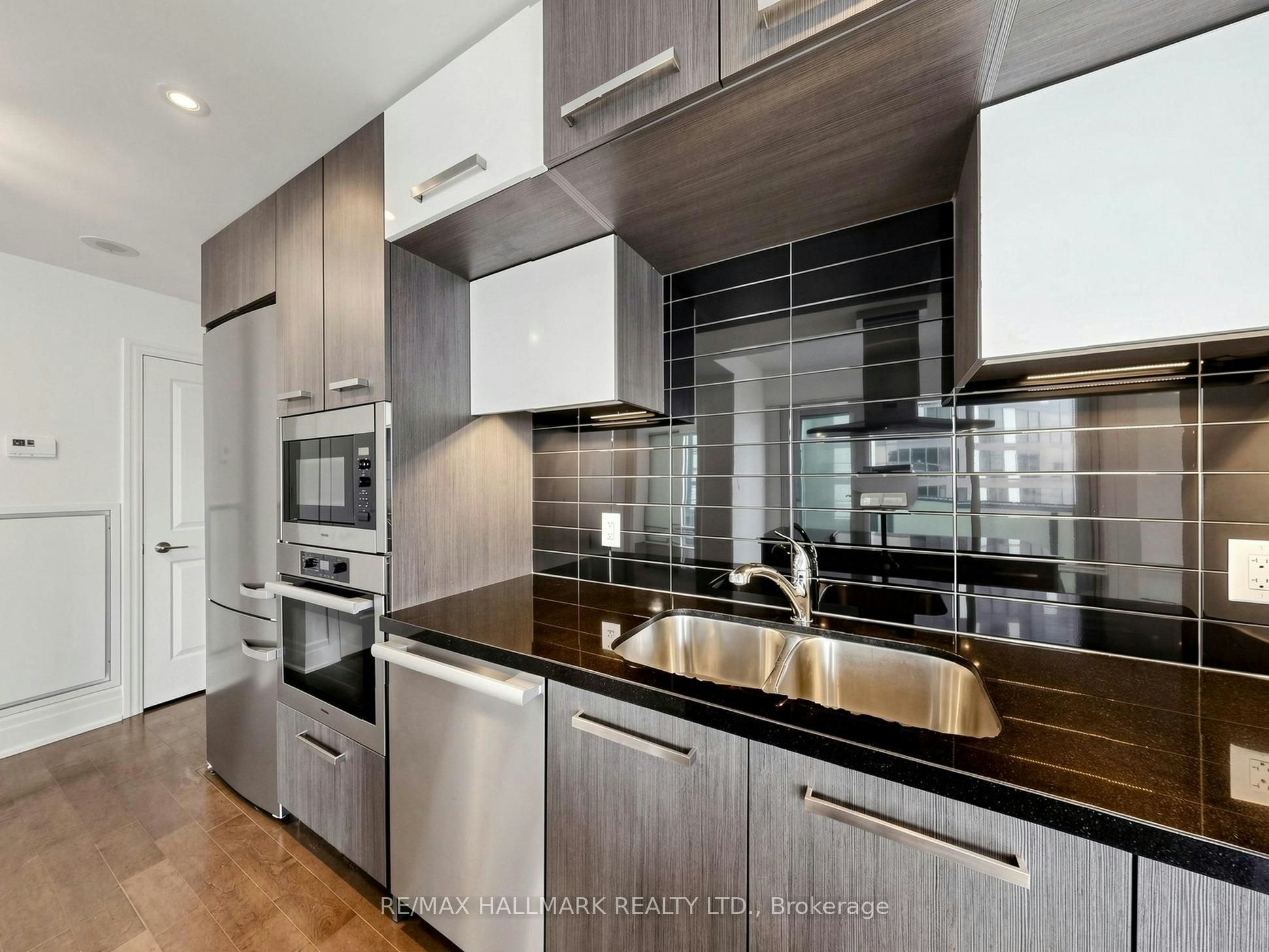 2711-8 The Esplanade Avenue, Toronto, ON, M5E 0A6 - 21