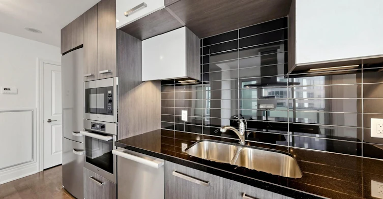 2711-8 The Esplanade Avenue, Toronto, ON, M5E 0A6 - 21