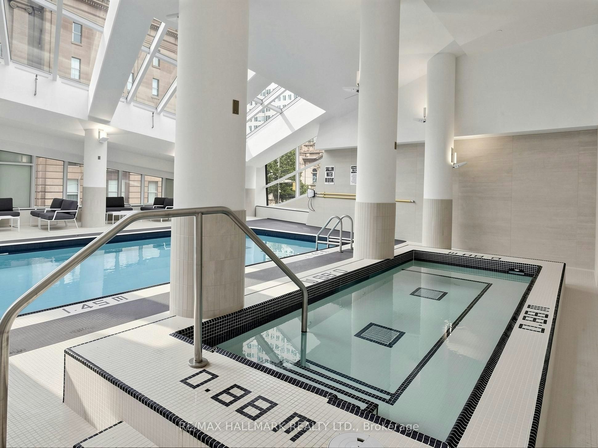 2711-8 The Esplanade Avenue, Toronto, ON, M5E 0A6 - 44