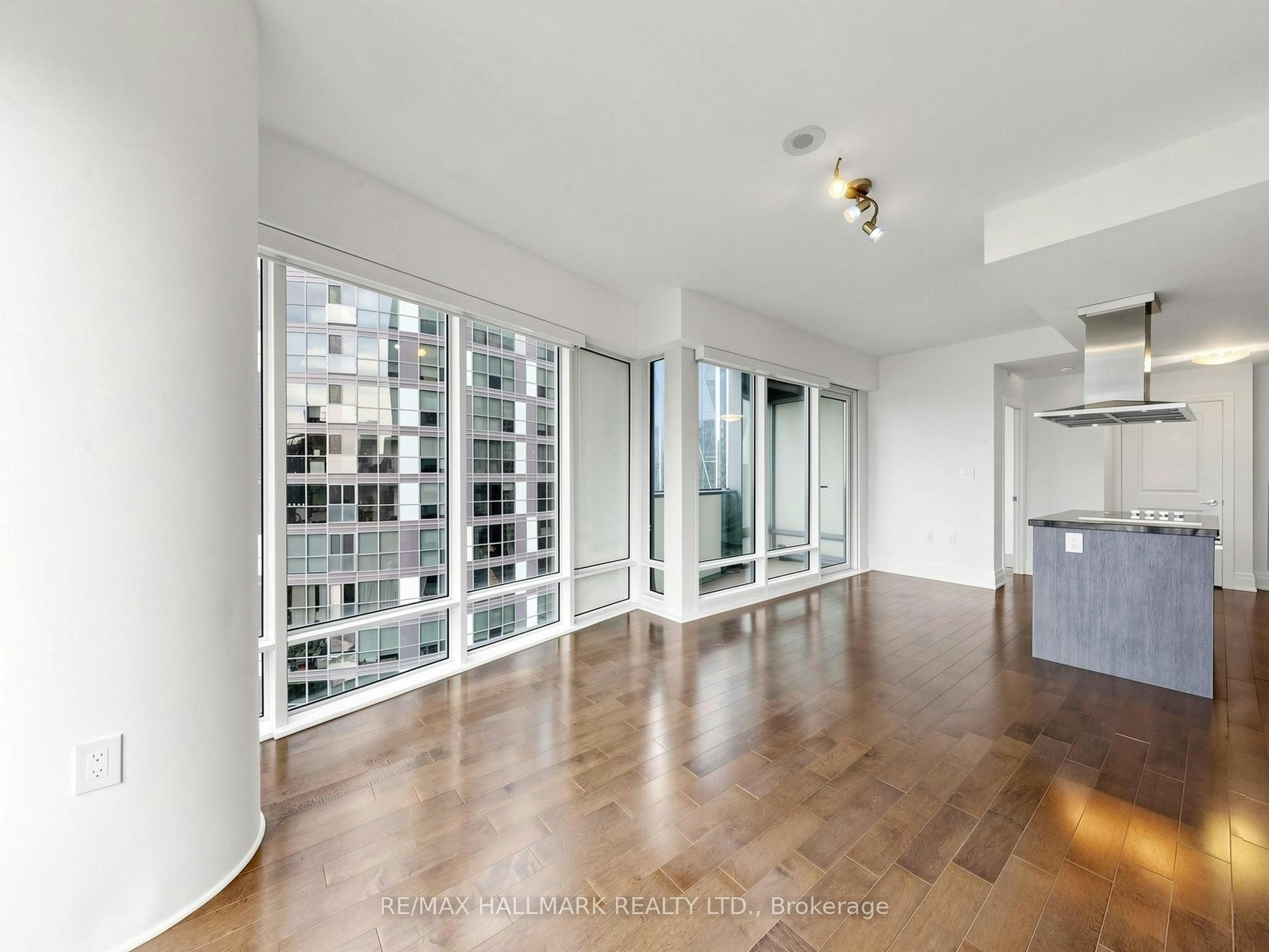 2711-8 The Esplanade Avenue, Toronto, ON, M5E 0A6 - 9