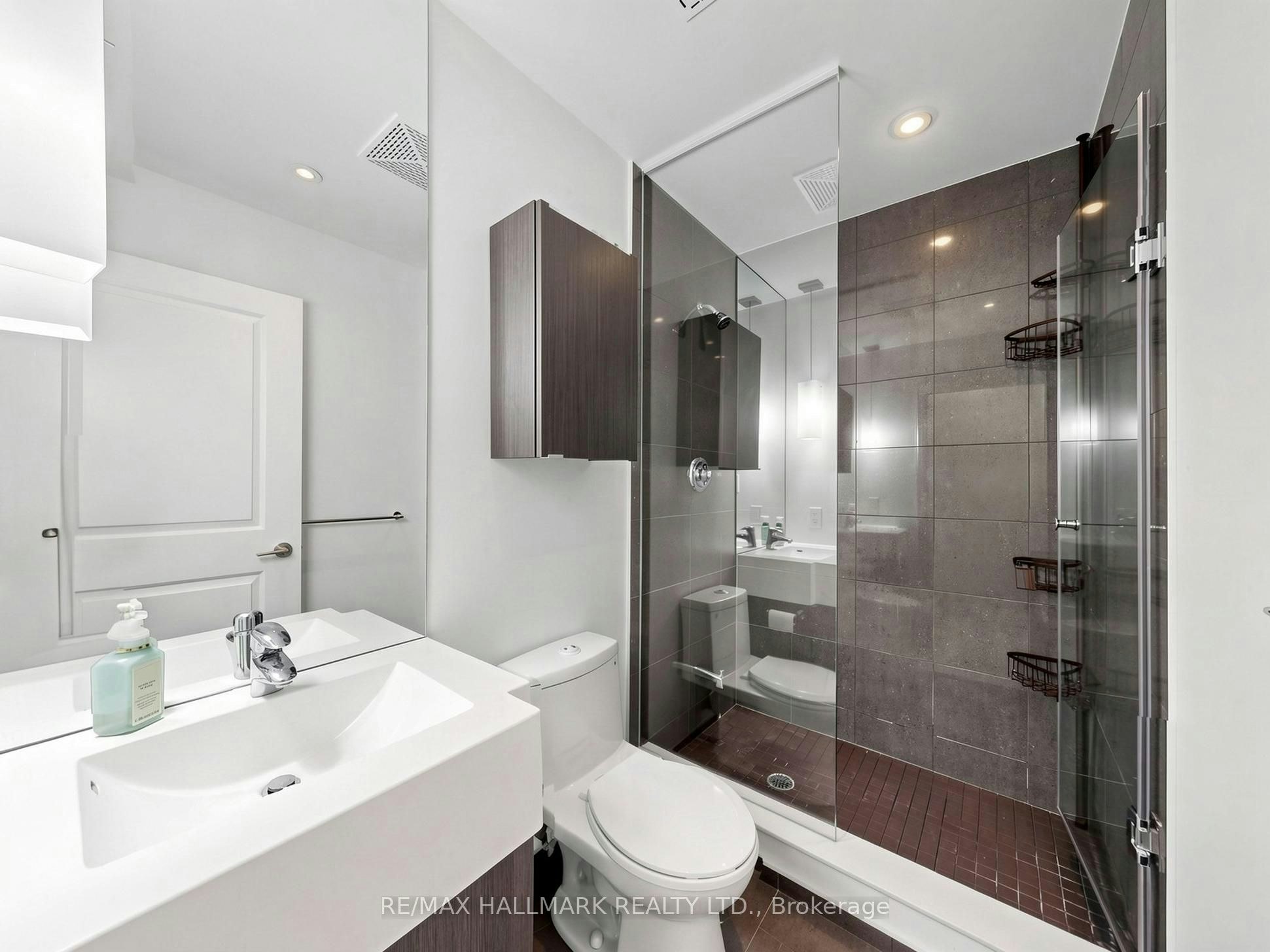 2711-8 The Esplanade Avenue, Toronto, ON, M5E 0A6 - 32