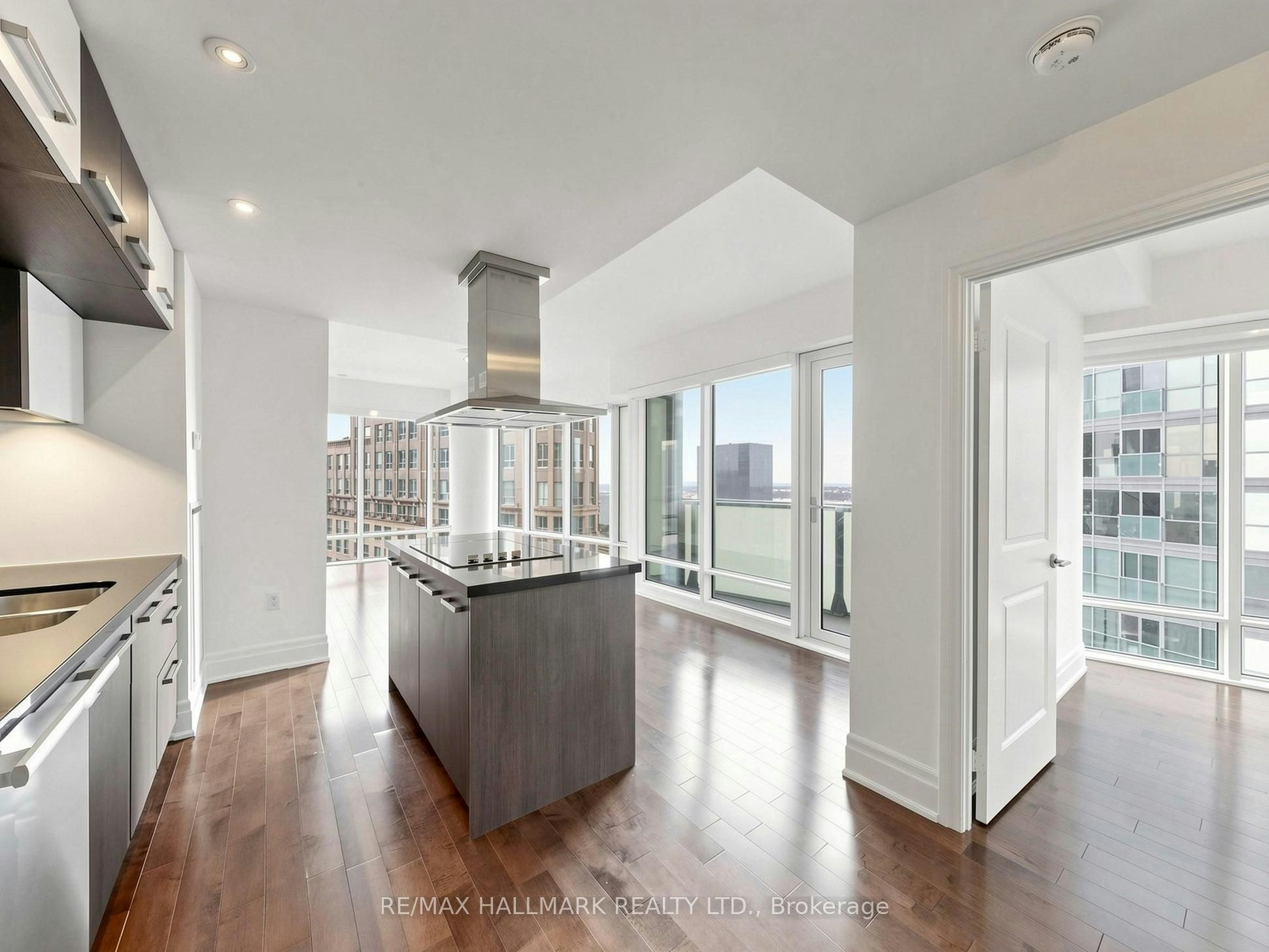 2711-8 The Esplanade Avenue, Toronto, ON, M5E 0A6 - 18