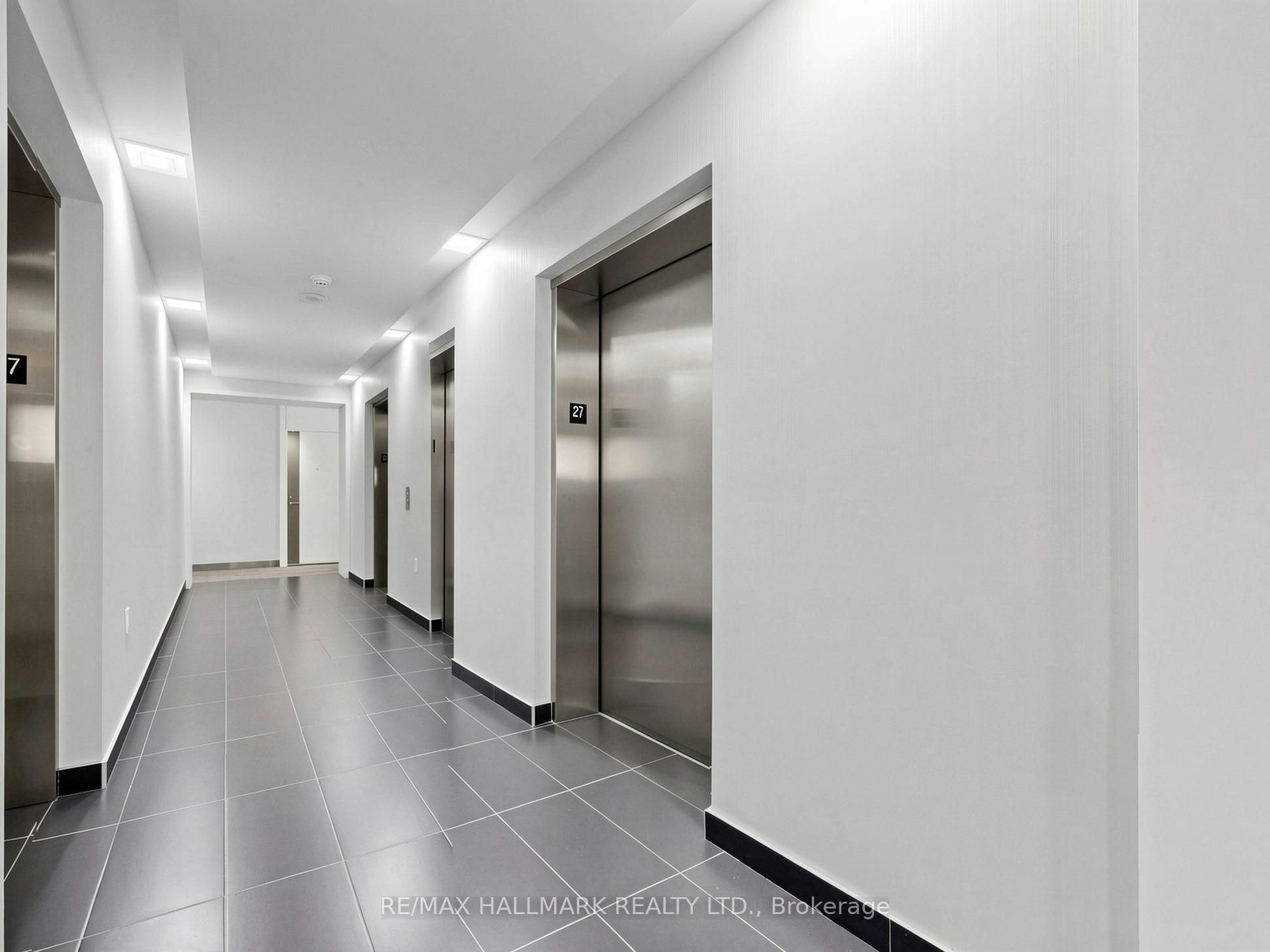 2711-8 The Esplanade Avenue, Toronto, ON, M5E 0A6 - 5