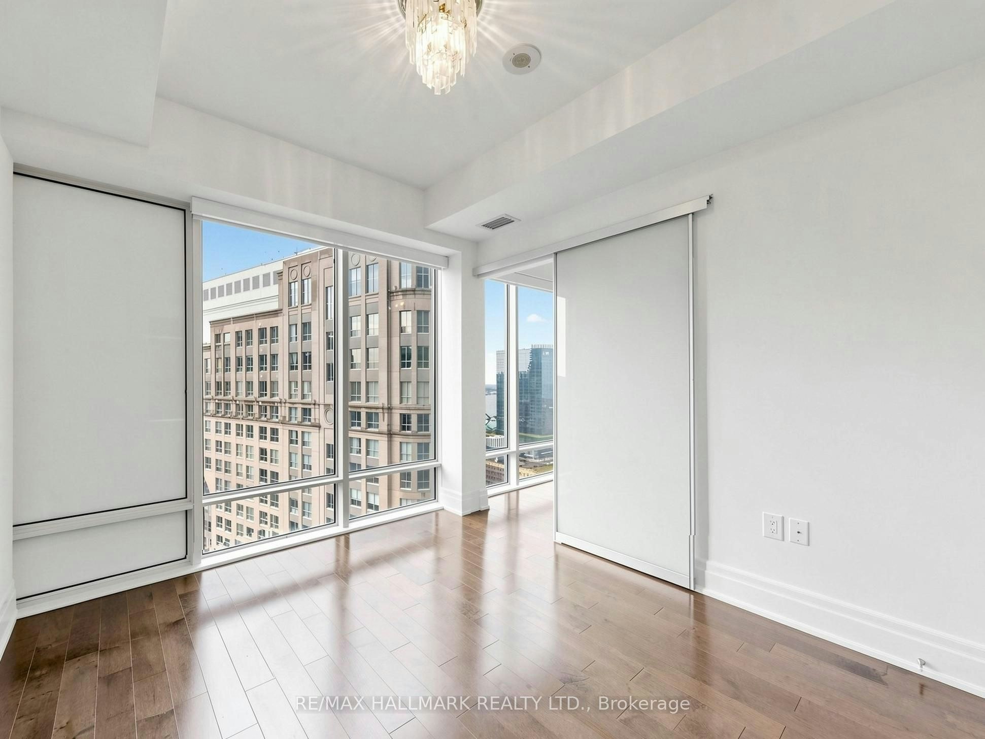 2711-8 The Esplanade Avenue, Toronto, ON, M5E 0A6 - 24