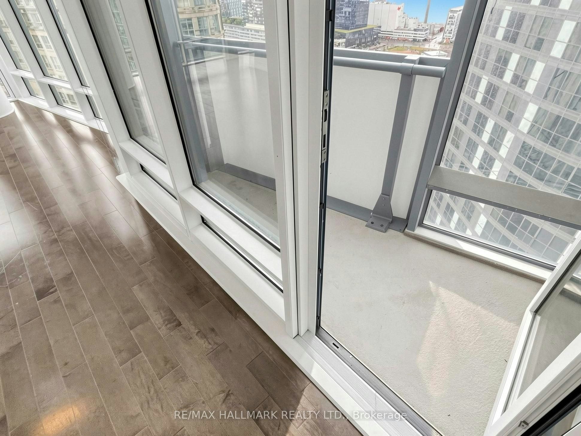 2711-8 The Esplanade Avenue, Toronto, ON, M5E 0A6 - 12
