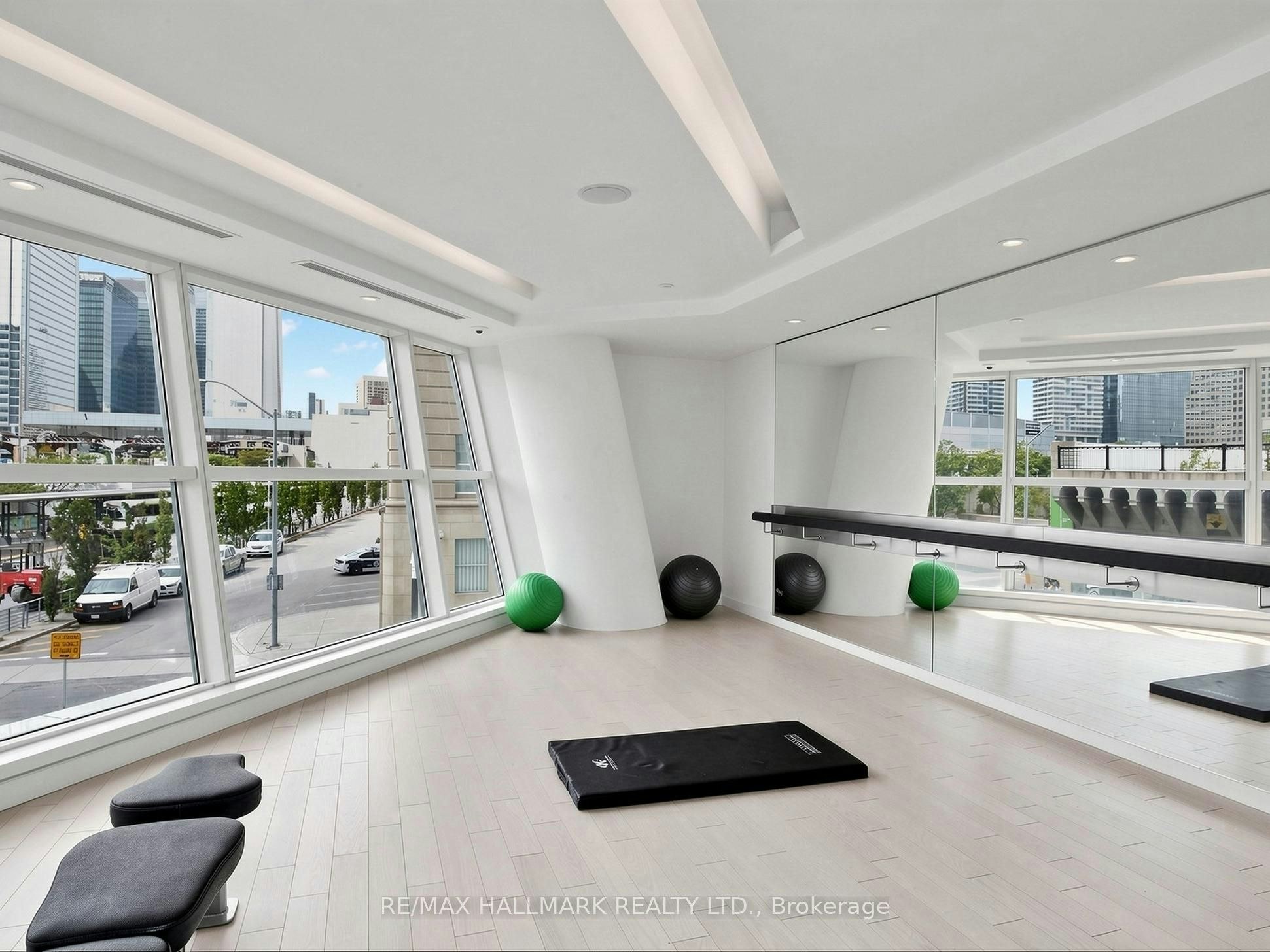 2711-8 The Esplanade Avenue, Toronto, ON, M5E 0A6 - 37