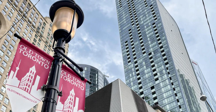 2711-8 The Esplanade Avenue, Toronto, ON, M5E 0A6 - 2