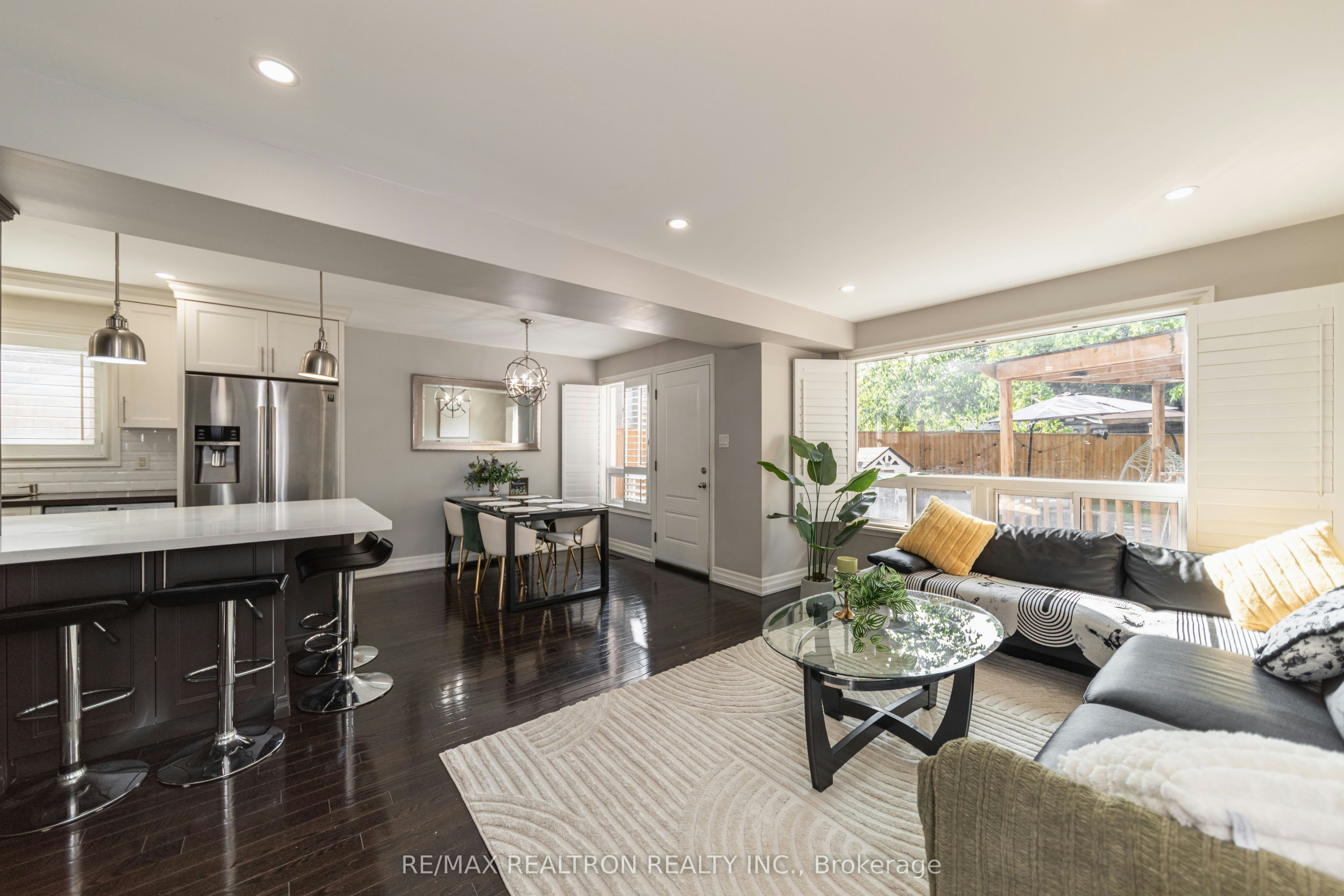 2 Lynedock Crescent, Toronto, ON, M3A 2A8