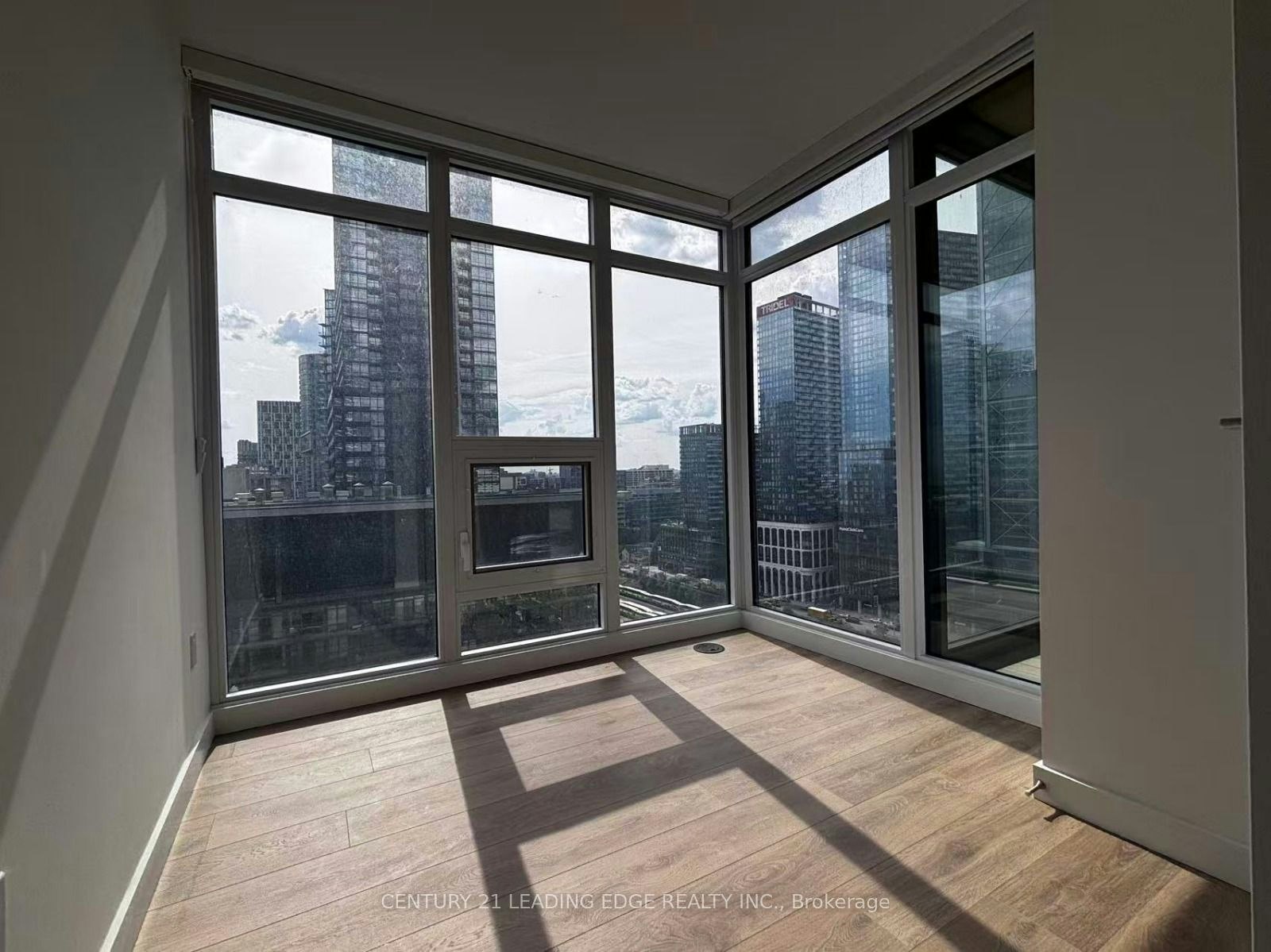 2203-3 Concord Cityplace Way, Toronto, ON, M5V 0X3 - 9