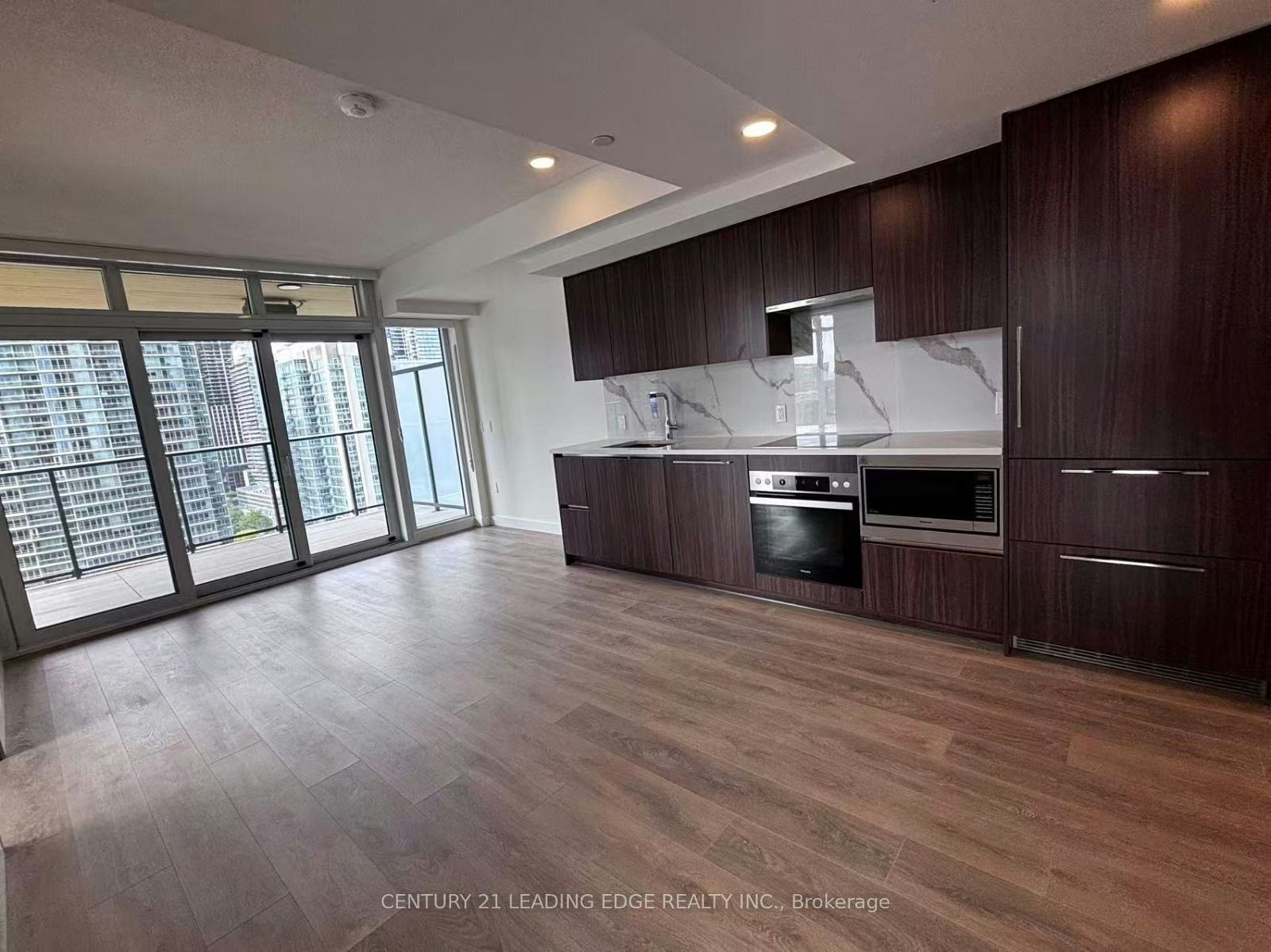 2203-3 Concord Cityplace Way, Toronto, ON, M5V 0X3 - 8