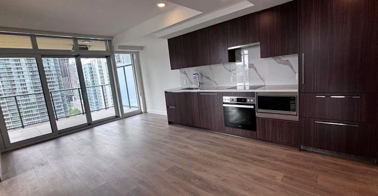 2203-3 Concord Cityplace Way, Toronto, ON, M5V 0X3 - 8