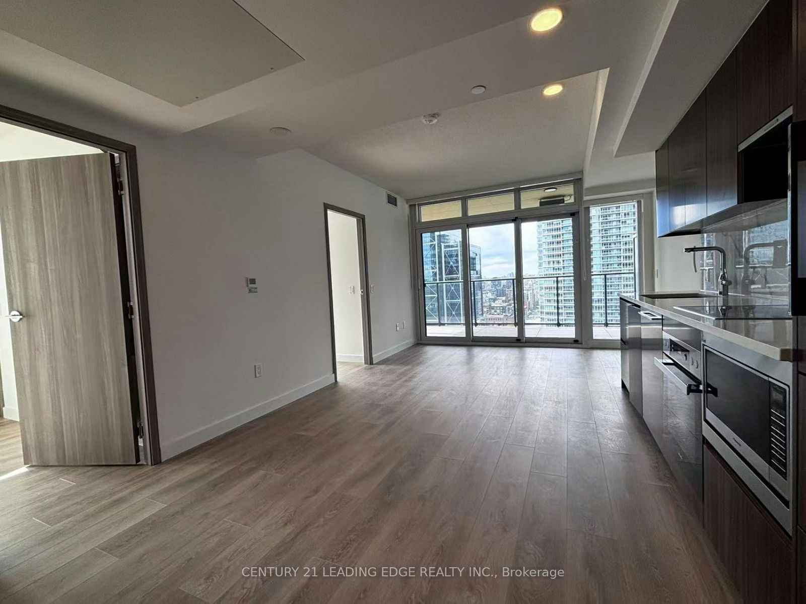 2203-3 Concord Cityplace Way, Toronto, ON, M5V 0X3