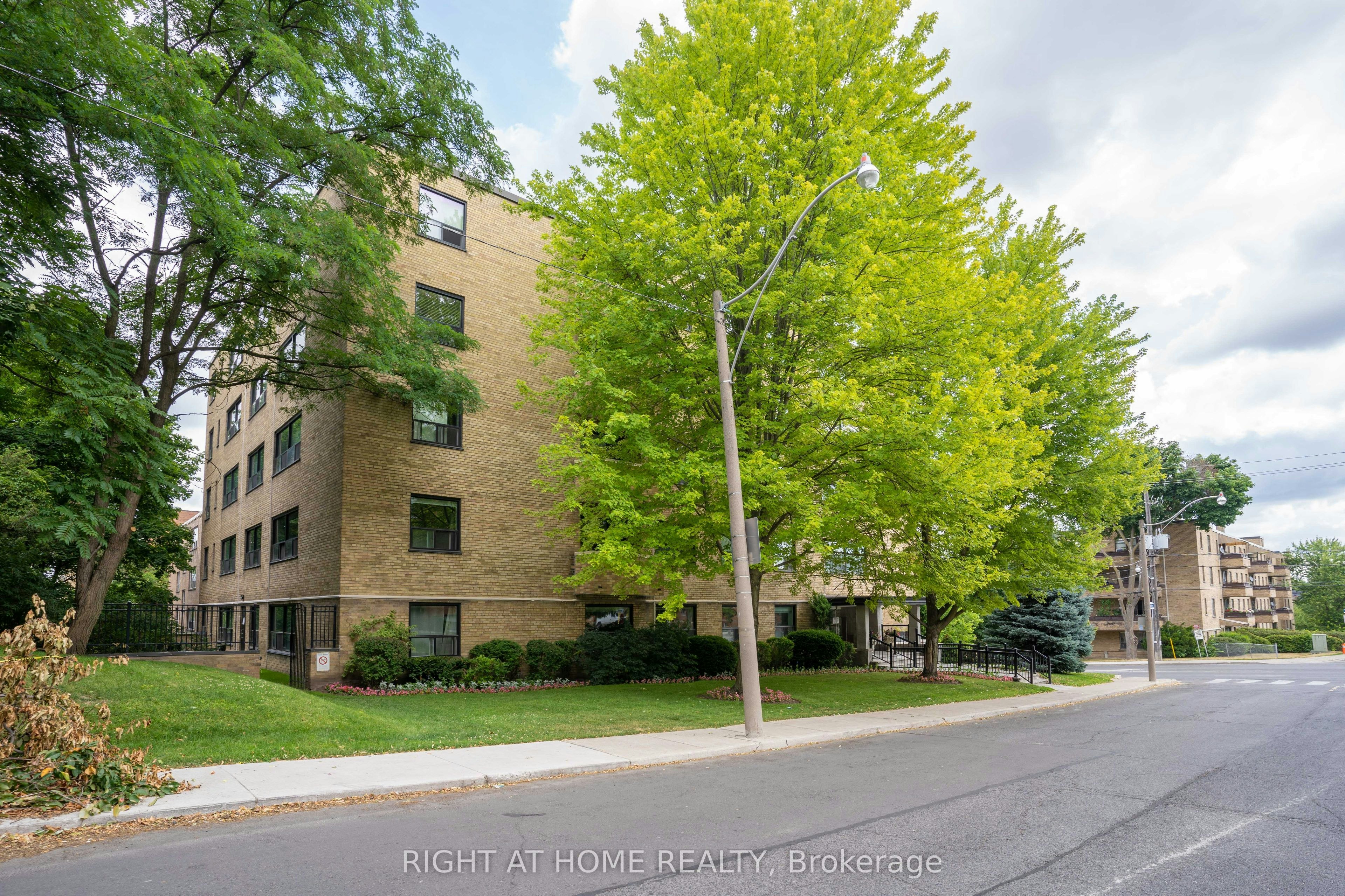 502-2 Ridelle Avenue, Toronto, ON, M6B 1H4 - 2