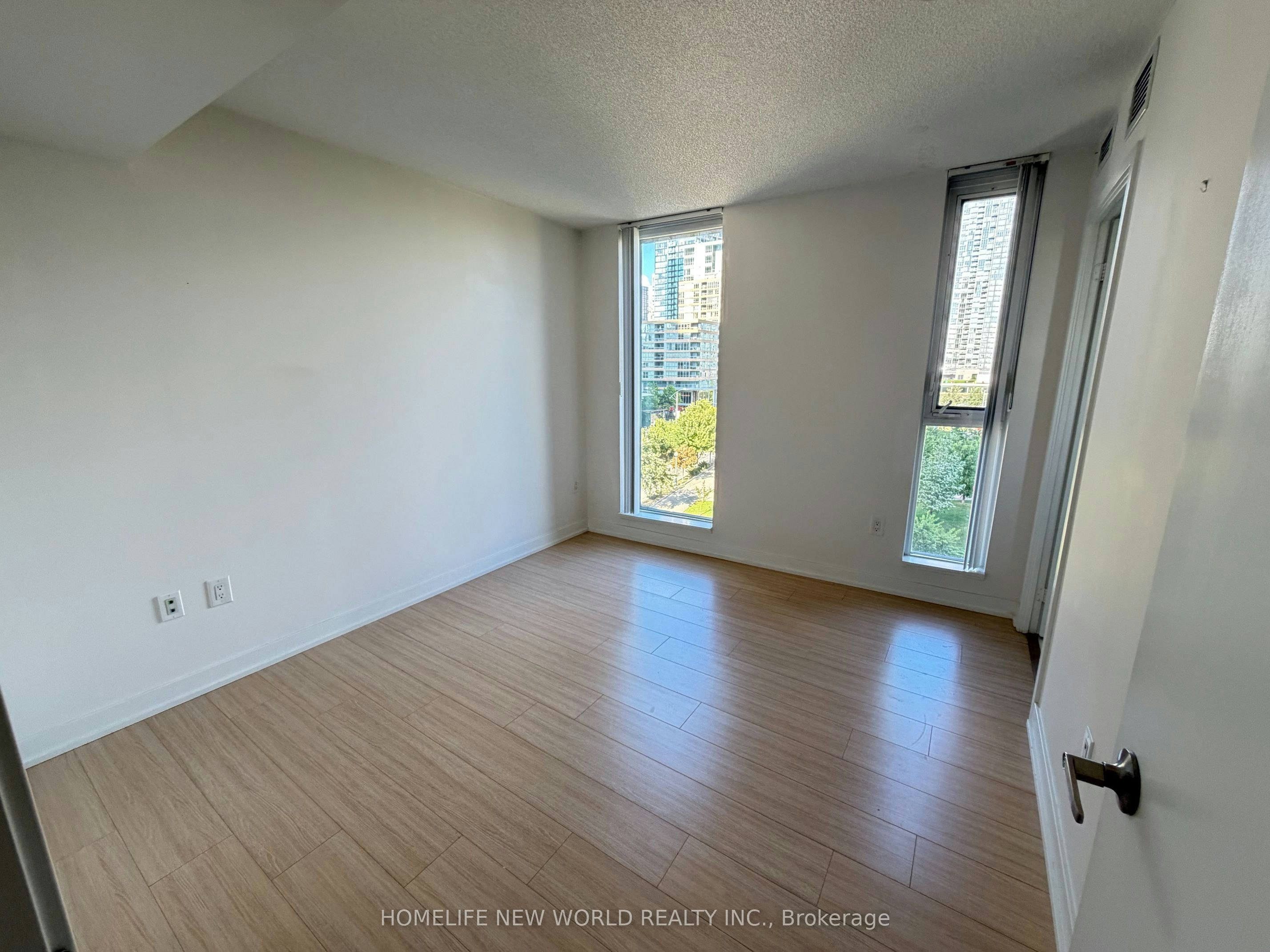 721-85 Queens Wharf Road, Toronto, ON, M5V 0J8 - 4