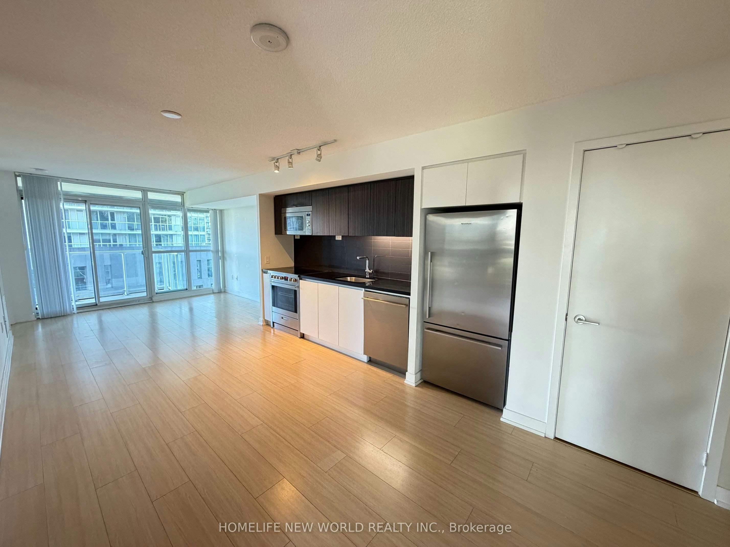721-85 Queens Wharf Road, Toronto, ON, M5V 0J8 - 2