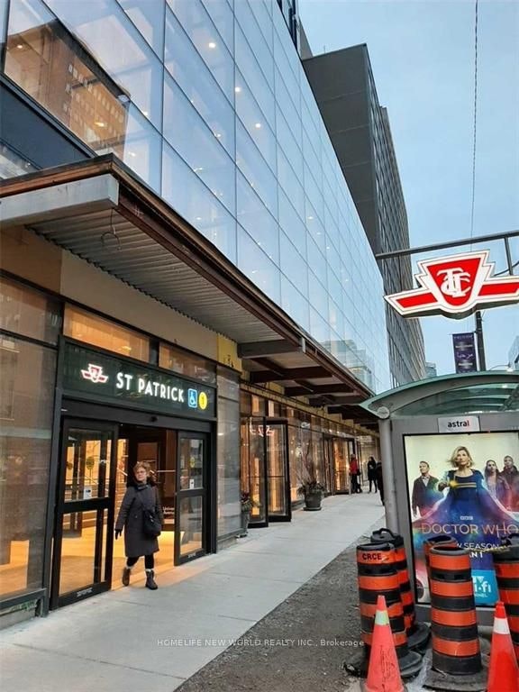 4005-488 University Avenue, Toronto, ON, M5G 0C1 - 4