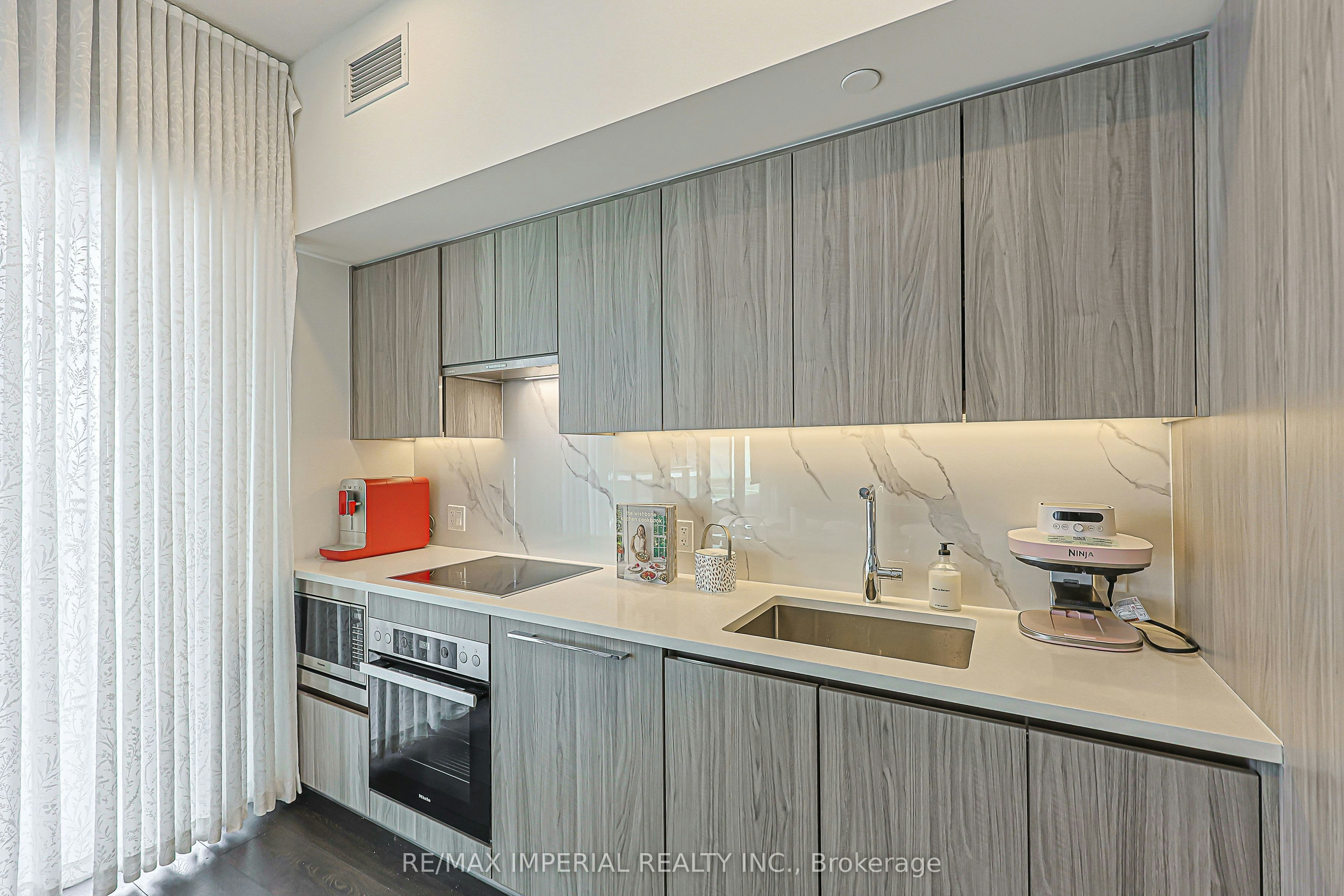 3510-1 Concord Cityplace Way, Toronto, ON, M5V 0X3 - 25