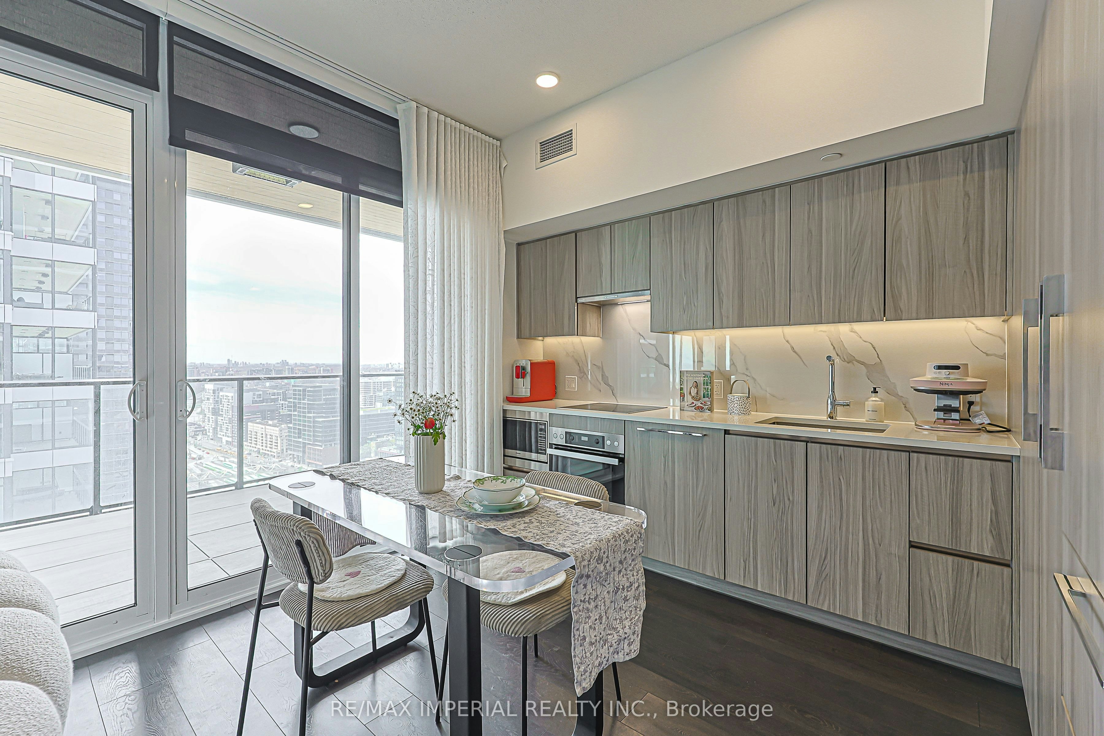 3510-1 Concord Cityplace Way, Toronto, ON, M5V 0X3 - 5