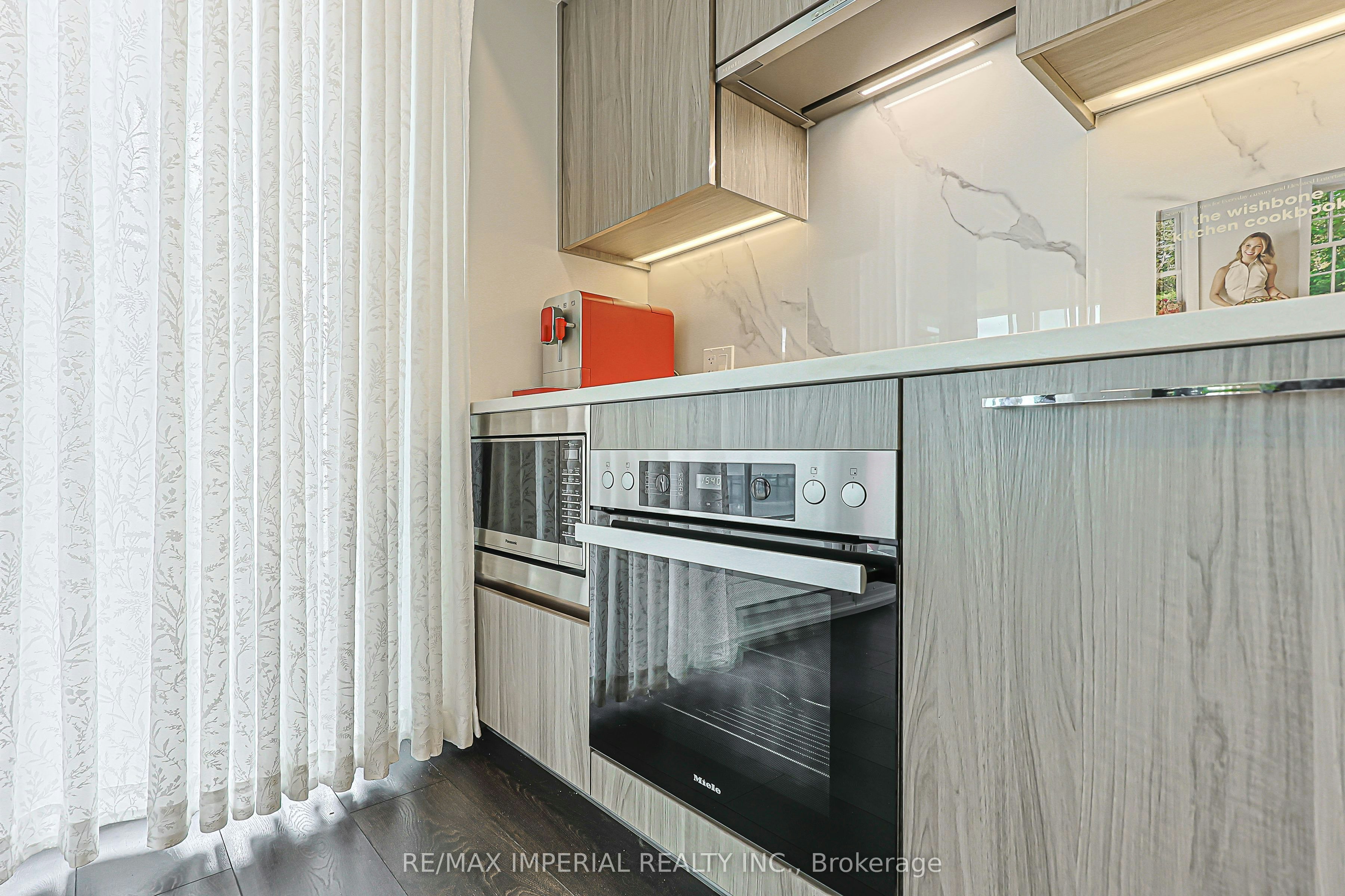 3510-1 Concord Cityplace Way, Toronto, ON, M5V 0X3 - 8
