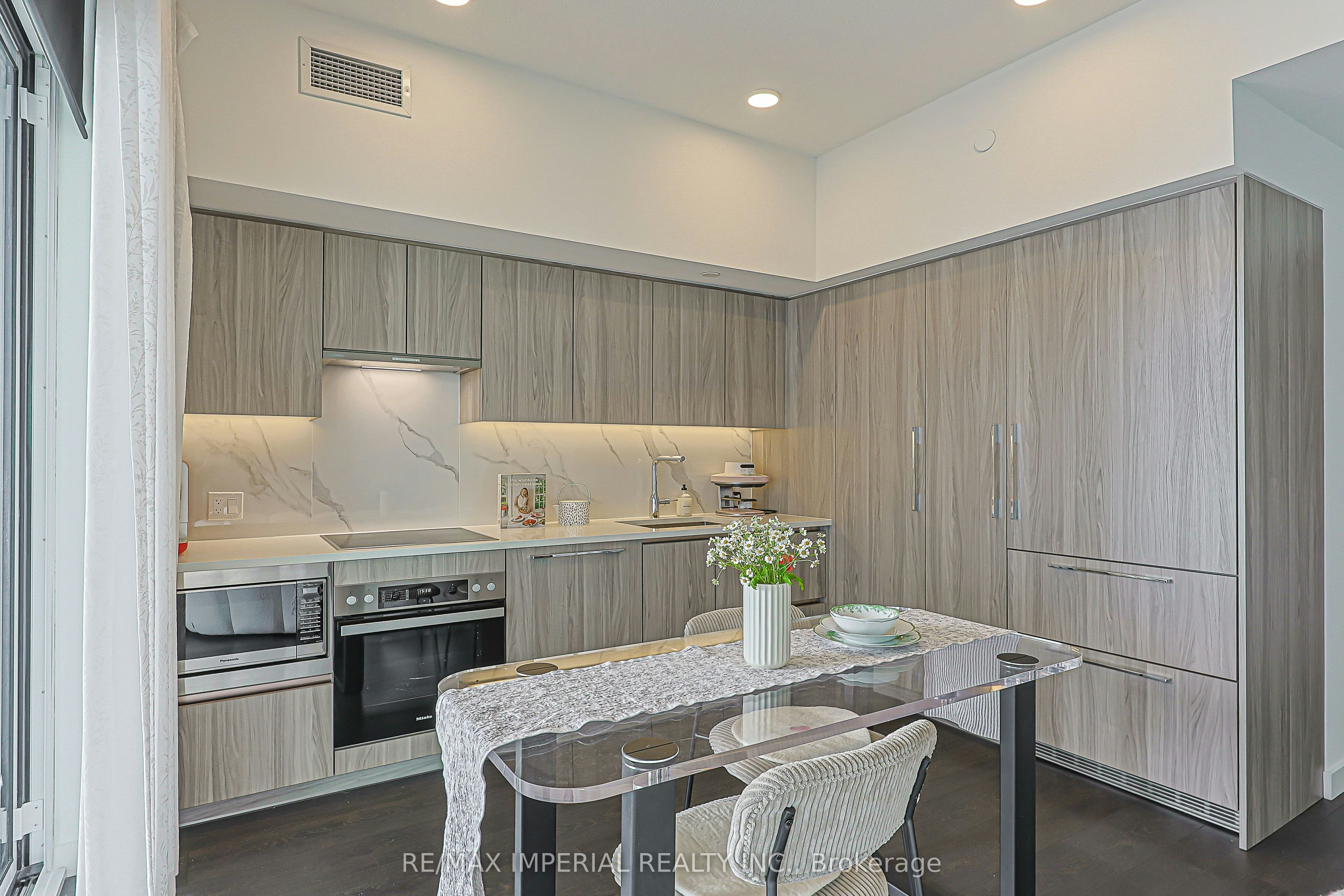 3510-1 Concord Cityplace Way, Toronto, ON, M5V 0X3 - 2