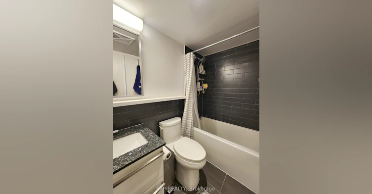 7-106 Varna Drive, Toronto, ON, M6A 0C8 - 7