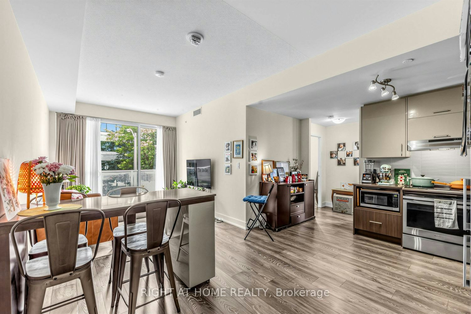 2-180 Fairview Mall Drive, Toronto, ON, M2J 0G4 - 2