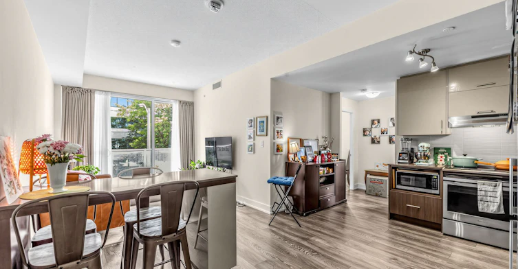 2-180 Fairview Mall Drive, Toronto, ON, M2J 0G4 - 2