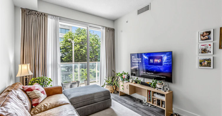 2-180 Fairview Mall Drive, Toronto, ON, M2J 0G4 - 5